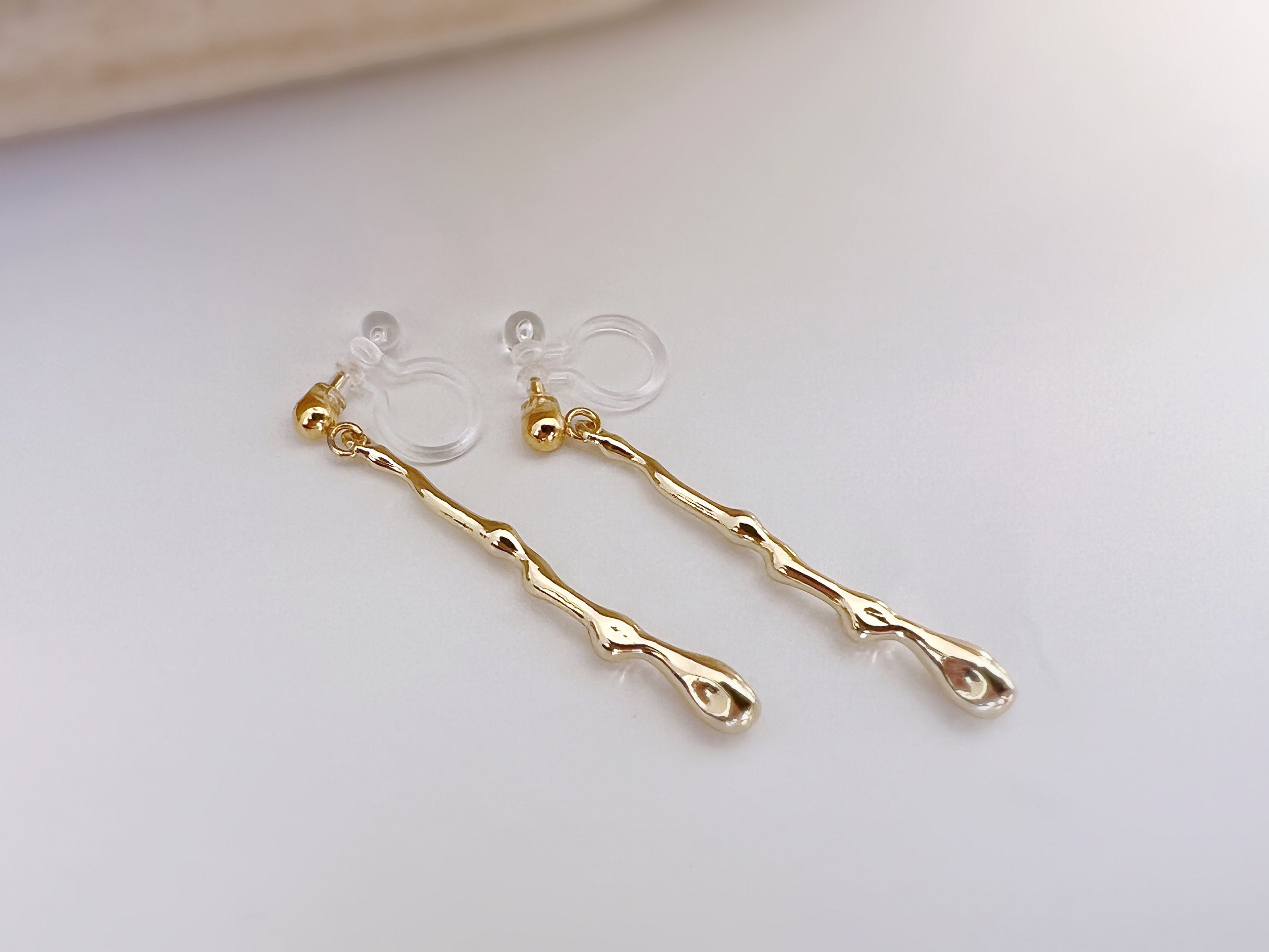 Clips d'oreilles longue Barre couleur Argent / Or. Boucles d'oreilles Clips Invisibles Moderne