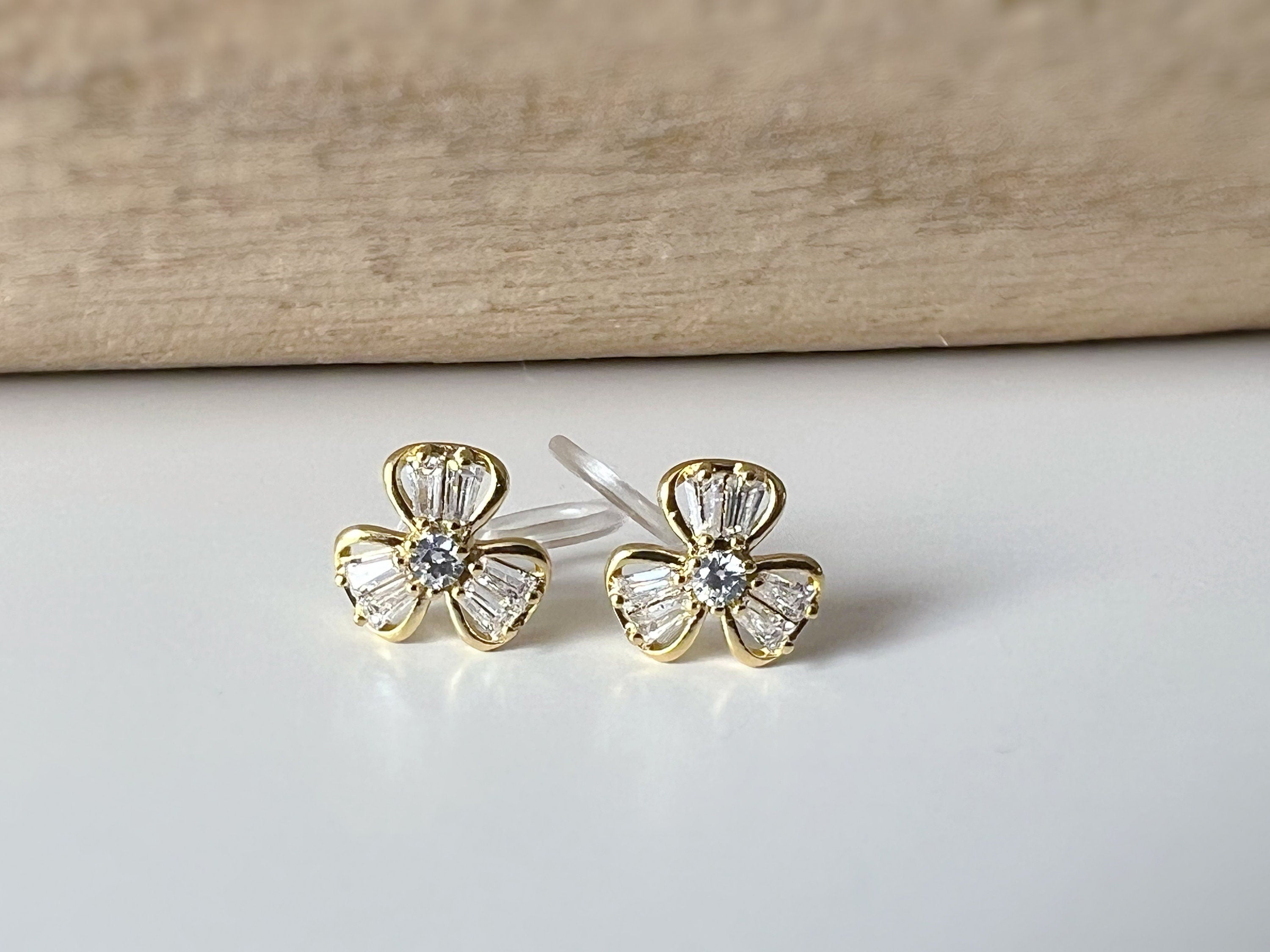 Mini CLIPS d'oreilles invisibles, petit Trèfle Or Zircon Boucles d'oreilles clips confortable délicat minimaliste