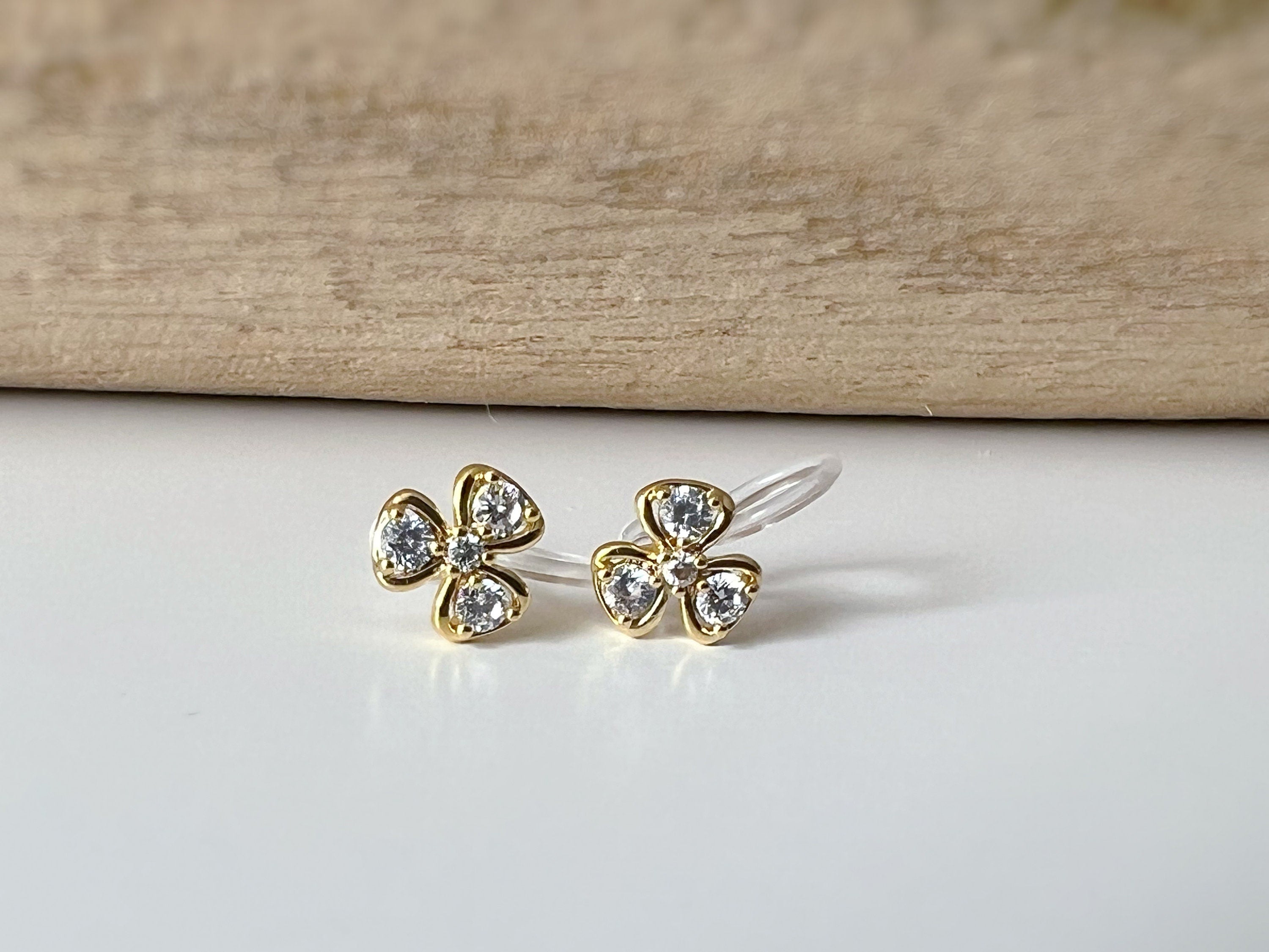 Mini CLIPS d'oreilles invisibles, petit Trèfle Or Zircon Boucles d'oreilles clips confortable délicat minimaliste