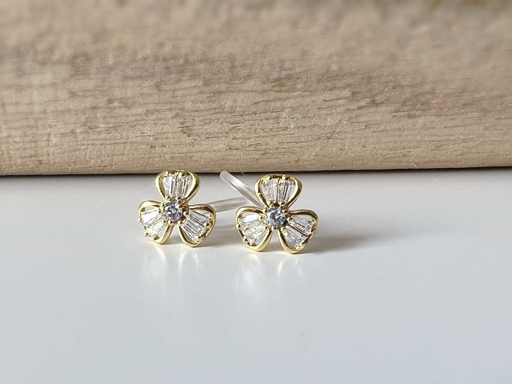 Mini CLIPS d'oreilles invisibles, petit Trèfle Or Zircon Boucles d'oreilles clips confortable délicat minimaliste