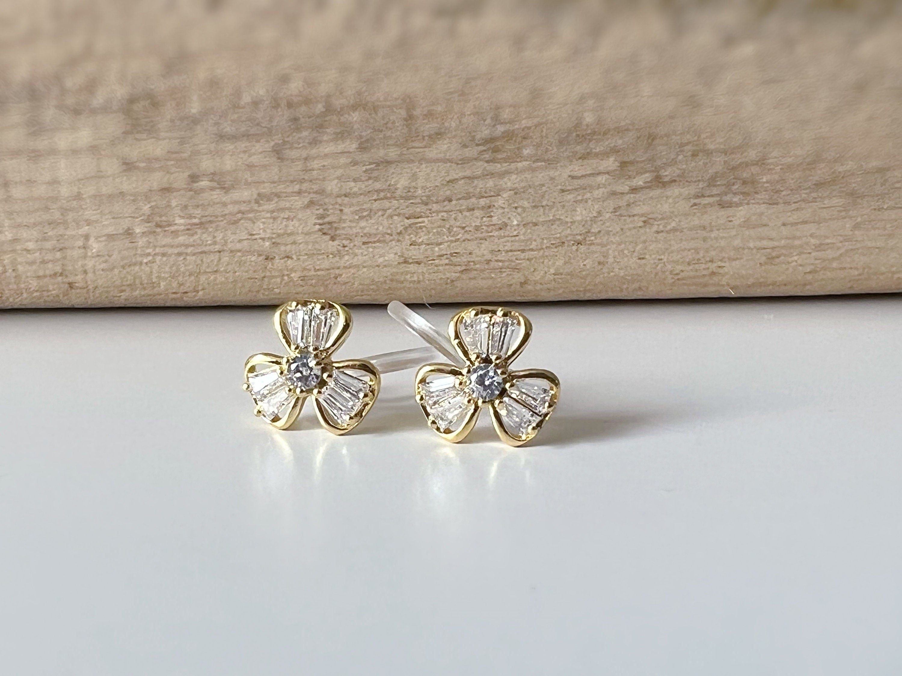 Mini CLIPS d'oreilles invisibles, petit Trèfle Or Zircon Boucles d'oreilles clips confortable délicat minimaliste