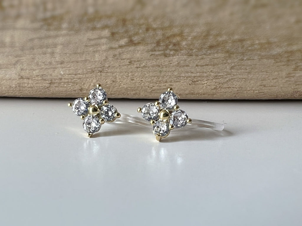 Mini invisible EAR CLIPS, Mini Flower four petals Gold Zircon, Comfortable delicate minimalist clip earrings