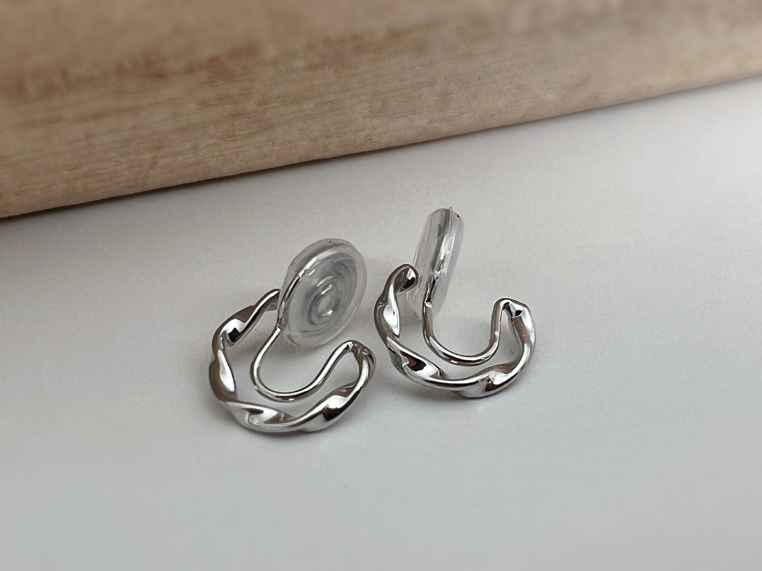 SANS DOULEUR ! Boucles d'oreilles CLIPS U spirale Mini Cercle torsadé couleur Or / Argent. Clips d'oreilles confortable Boucles Délicates