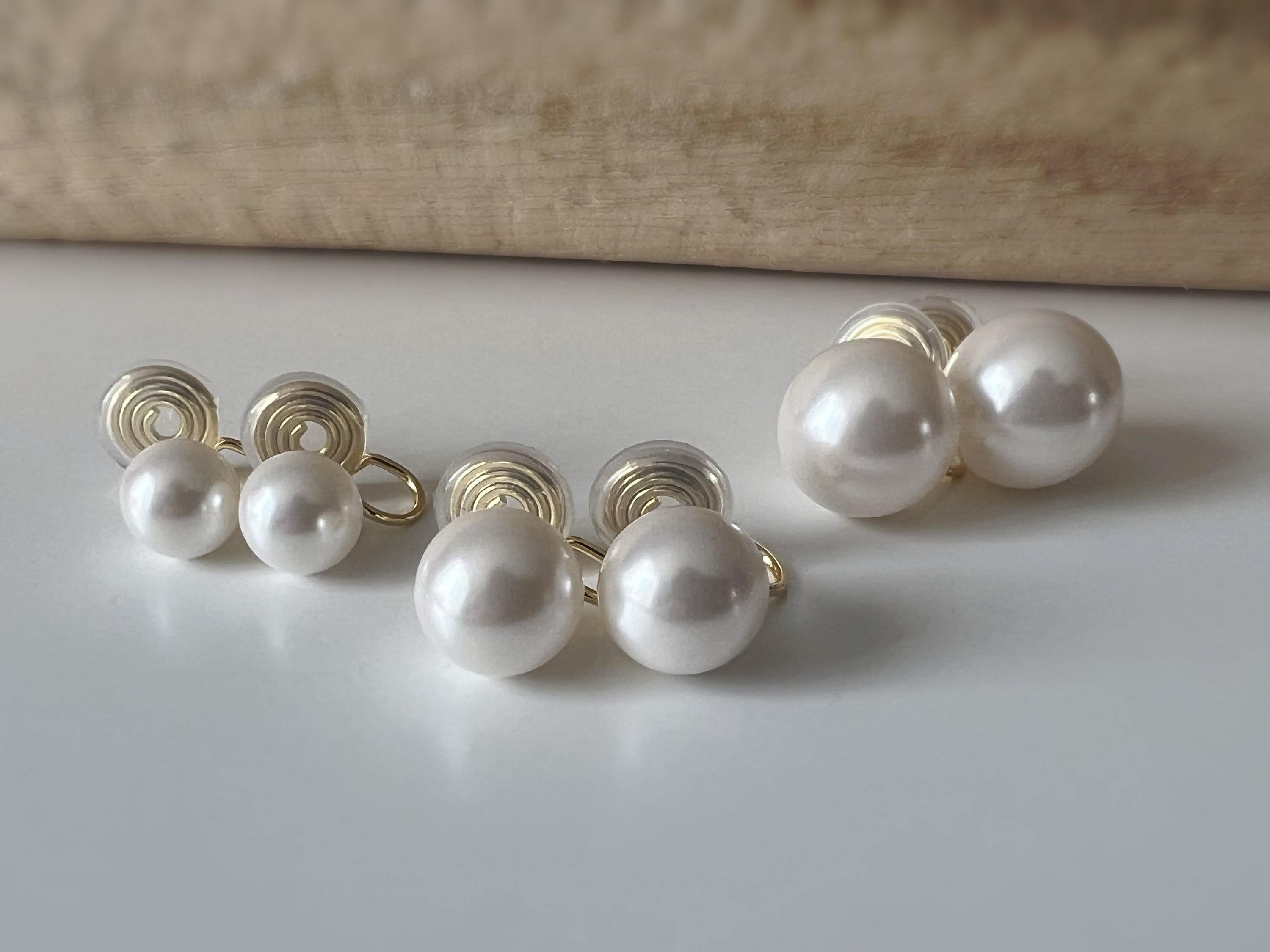 SANS DOULEUR ! Boucles d'oreilles CLIPS U spirale Perle blanche 8mm /10mm /12mm plaqué d'Or. Clips d'oreilles confortable.
