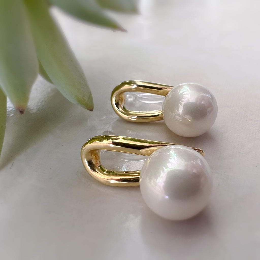 Boucles d'oreilles CLIPS invisible couleur Or grande perle blanche, Clips d'oreilles délicat.
