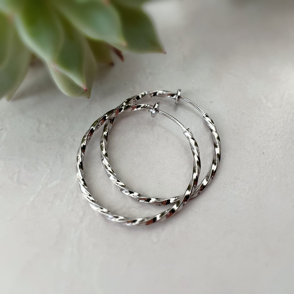 30mm Créoles Torsadés Anneaux Vrillés , fil carré diamètre 1.5mm, Boucles d'oreille CLIPS anneaux argenté, oreilles non percées, Anneaux 3cm