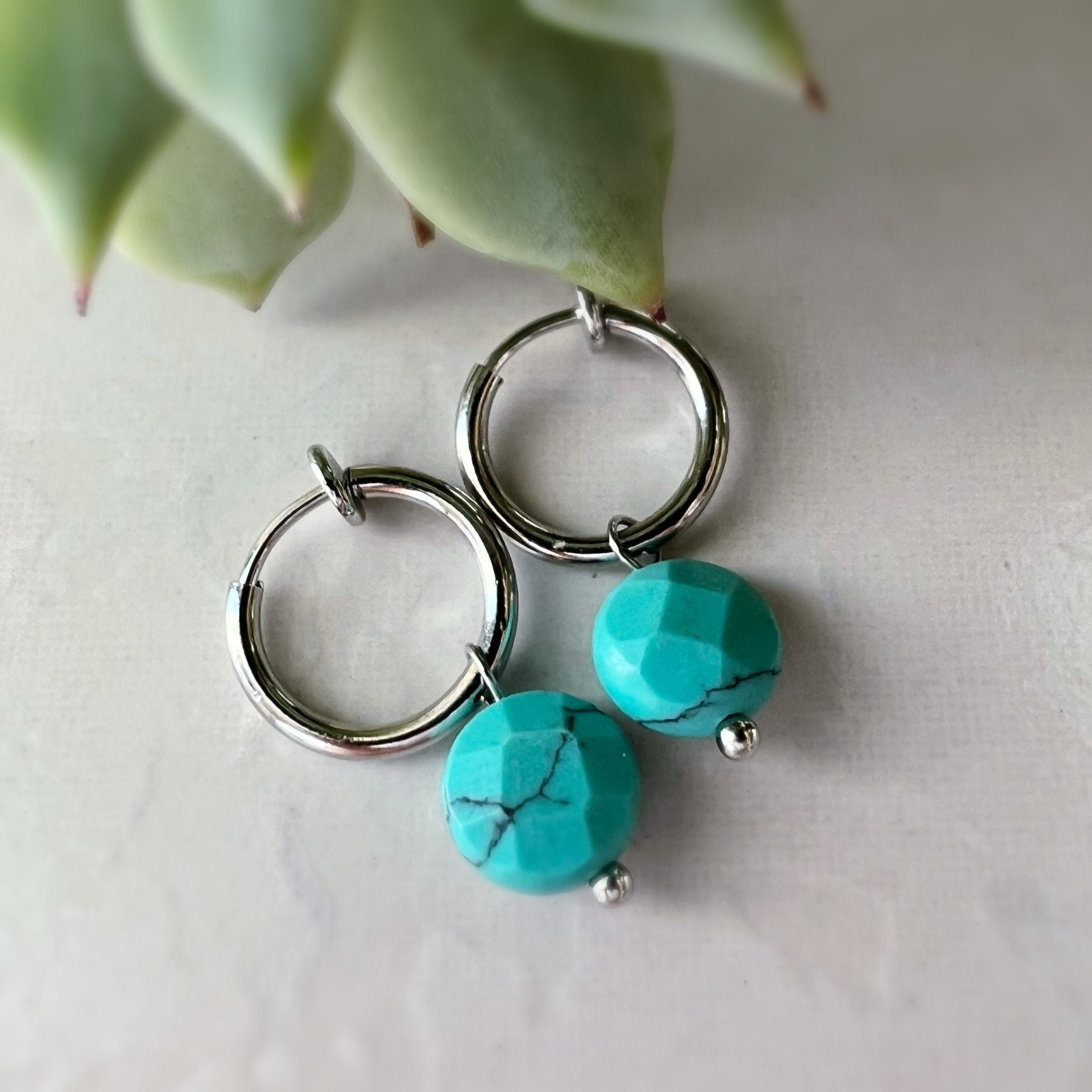 2-EN-1 Boucles d'oreilles CLIPS pendantes perles facettes turquoises Créoles Or / Argent. Clips d'oreilles discrètes oreilles non percées