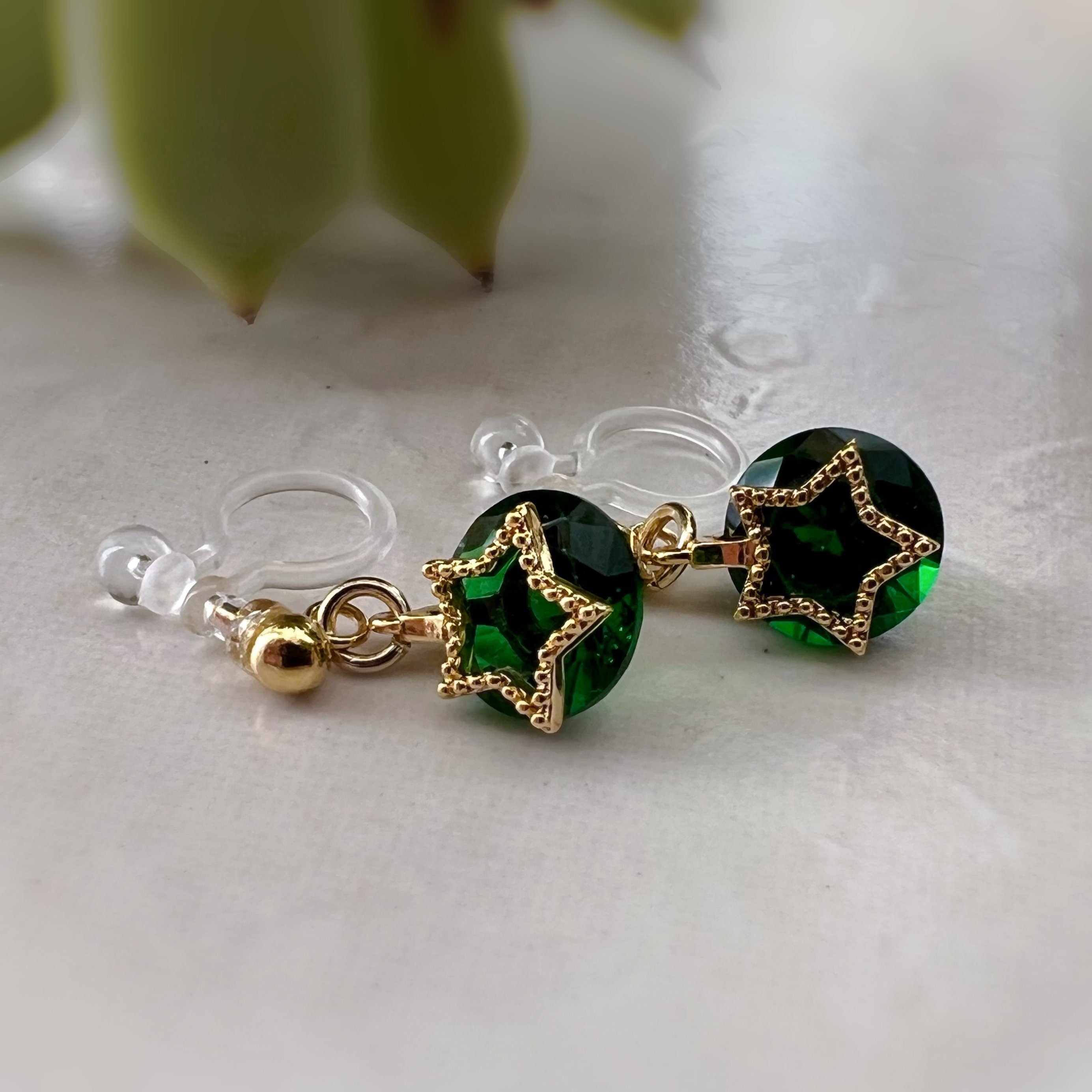Mini 18K gold plated star dangling ear clips, round emerald zircon, comfortable delicate Invisible CLIPS earrings, Christmas