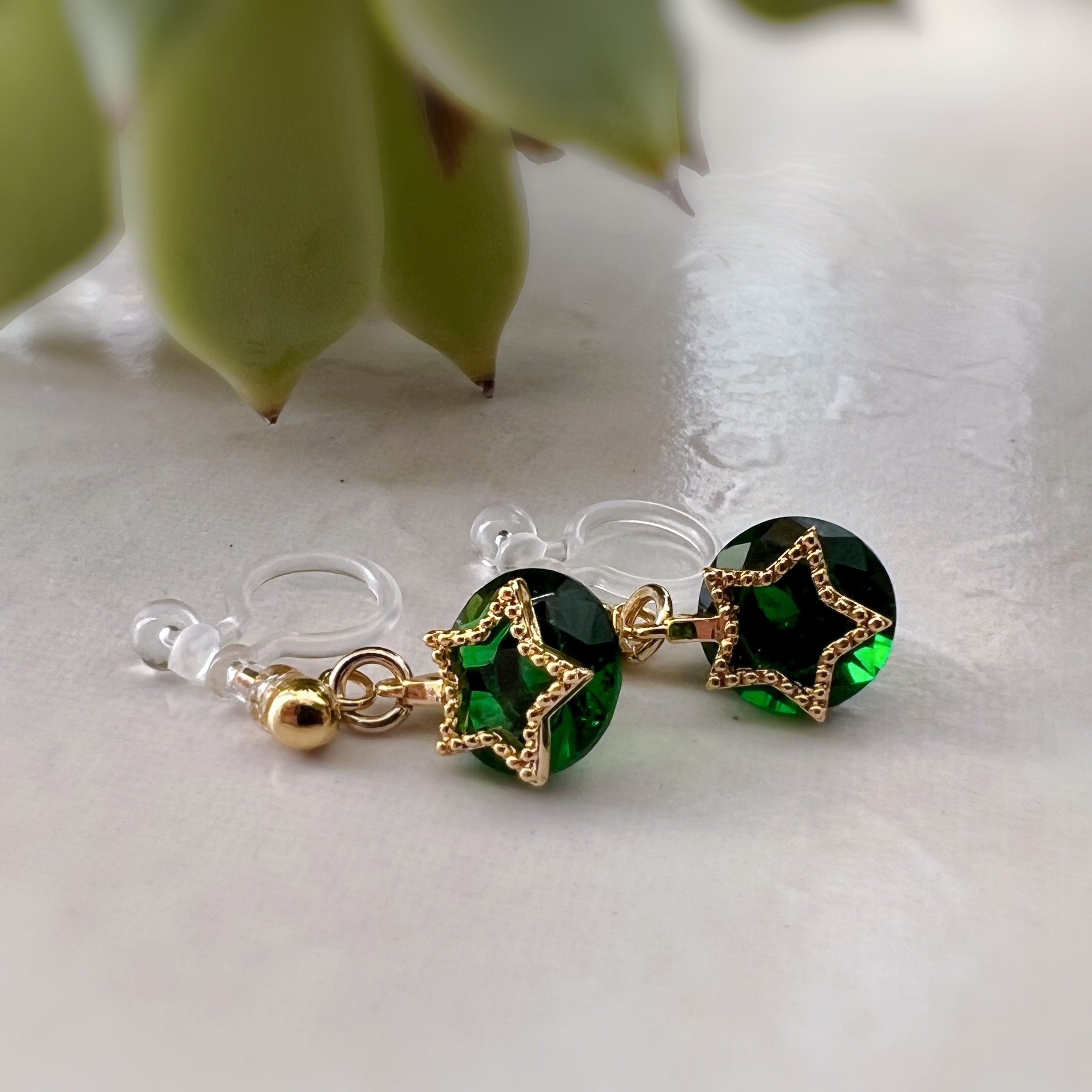 Mini 18K gold plated star dangling ear clips, round emerald zircon, comfortable delicate Invisible CLIPS earrings, Christmas