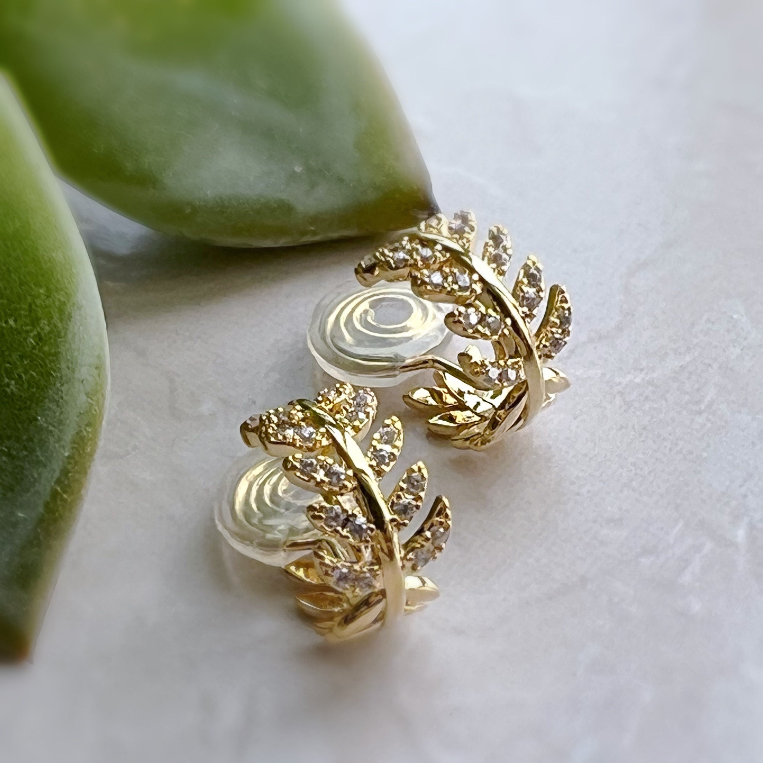 SANS DOULEUR ! Boucles d'oreilles CLIPS U spirale Feuilles Zircon Cercle couleur Or / Argent. Clips d'oreilles confortable Boucles Délicates