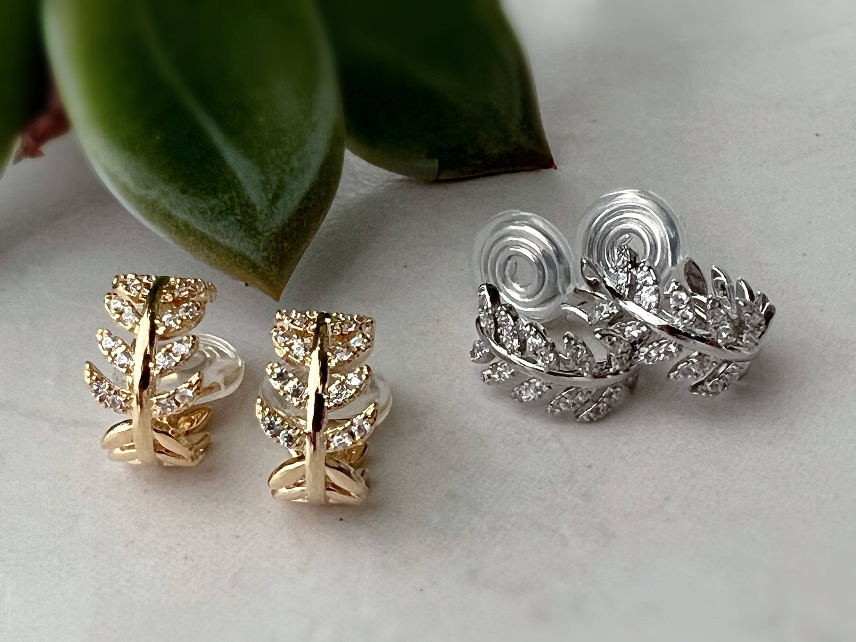 SANS DOULEUR ! Boucles d'oreilles CLIPS U spirale Feuilles Zircon Cercle couleur Or / Argent. Clips d'oreilles confortable Boucles Délicates