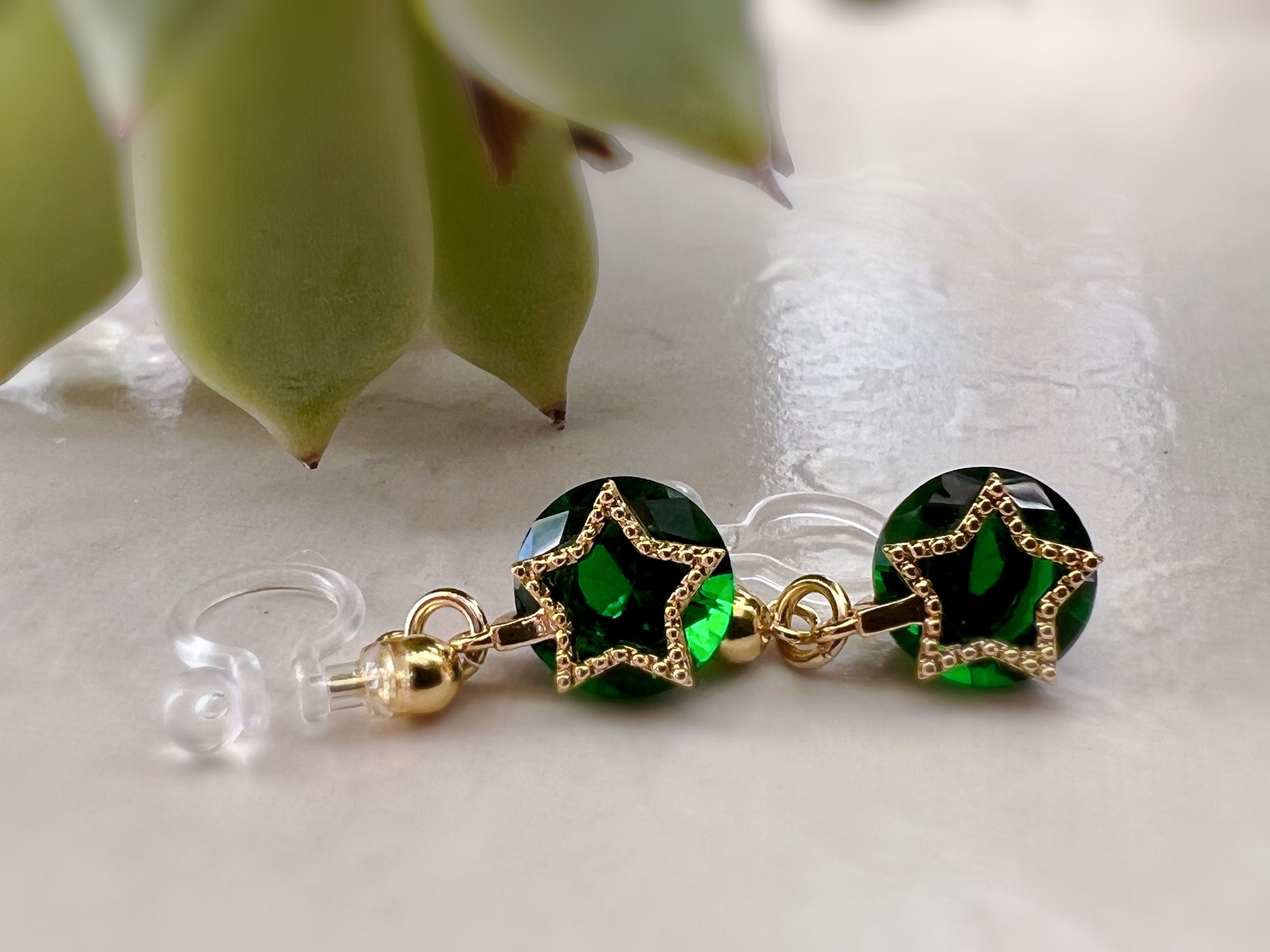 Mini 18K gold plated star dangling ear clips, round emerald zircon, comfortable delicate Invisible CLIPS earrings, Christmas