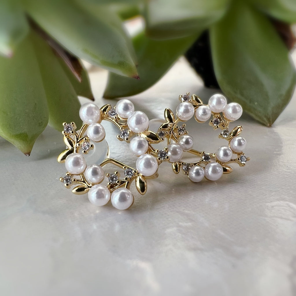 SANS DOULEUR ! Boucles d'oreilles CLIPS U Cercle branche d'olivier Mini Pierres Zircon Perle blanche Rond plaqué d'Or. Confortable.