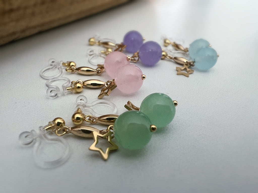 INVISIBLE CLIPS dangling earrings Gold, Pastel colored pearl macaroons Blue Pink Green Purple, Small hollow star.