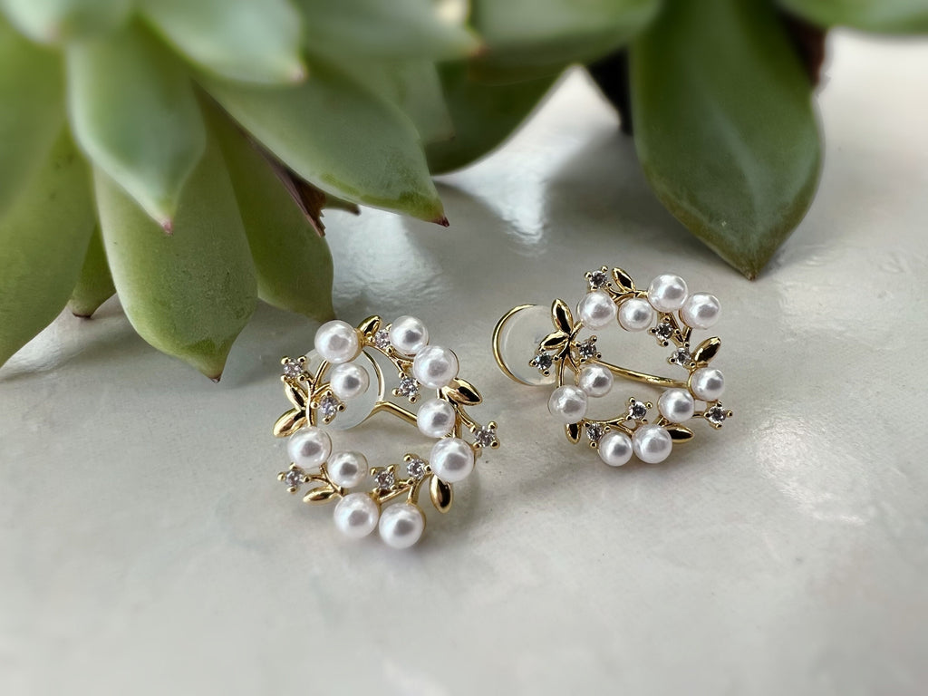 SANS DOULEUR ! Boucles d'oreilles CLIPS U Cercle branche d'olivier Mini Pierres Zircon Perle blanche Rond plaqué d'Or. Confortable.