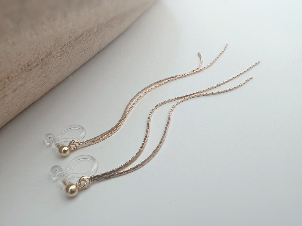 Longue Clips d'oreilles invisibles. Double chaîne or tassel. Boucles d'oreilles clips confortable pour oreilles non percées. Prêt à offrir.