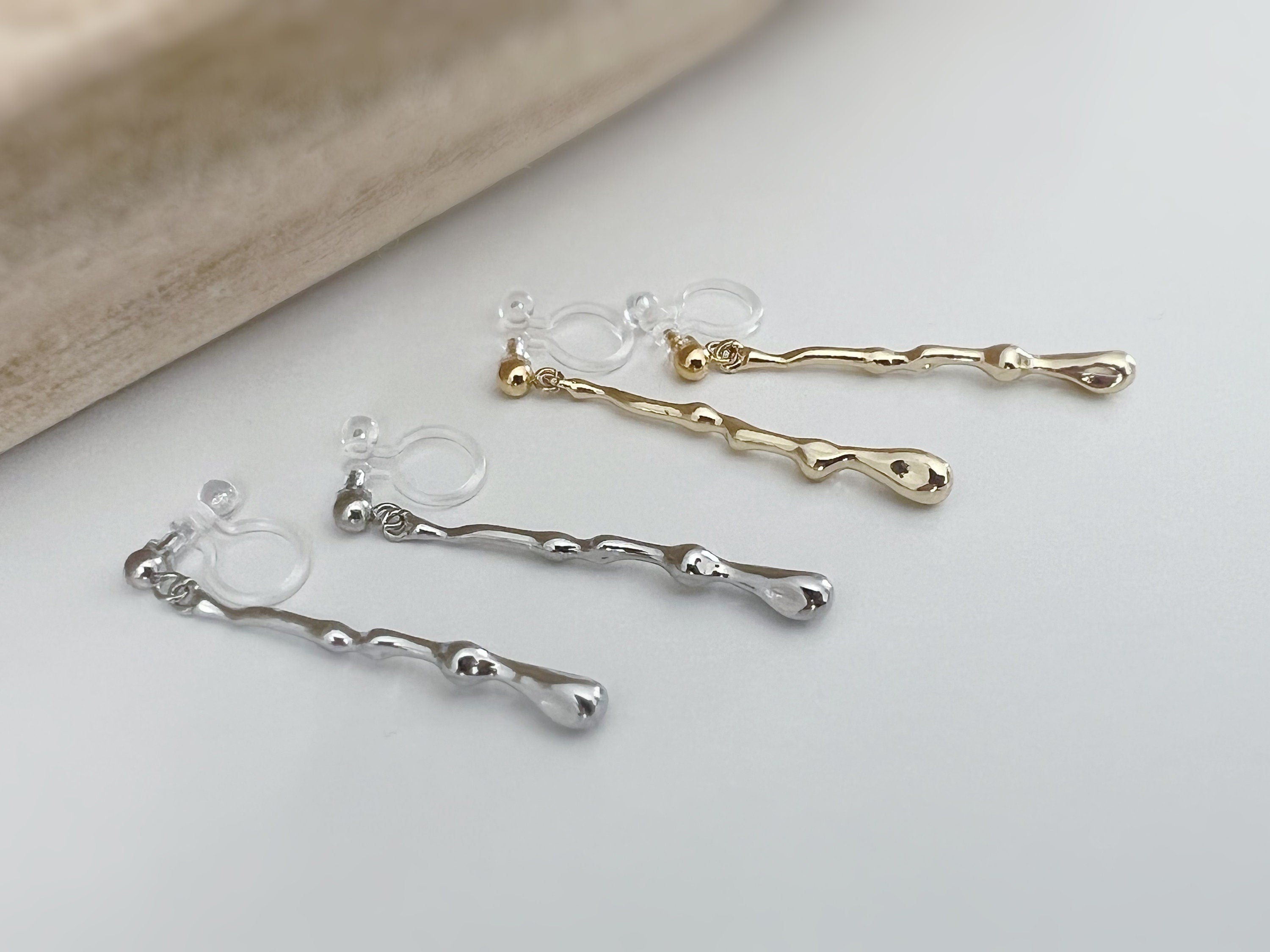 Clips d'oreilles longue Barre couleur Argent / Or. Boucles d'oreilles Clips Invisibles Moderne