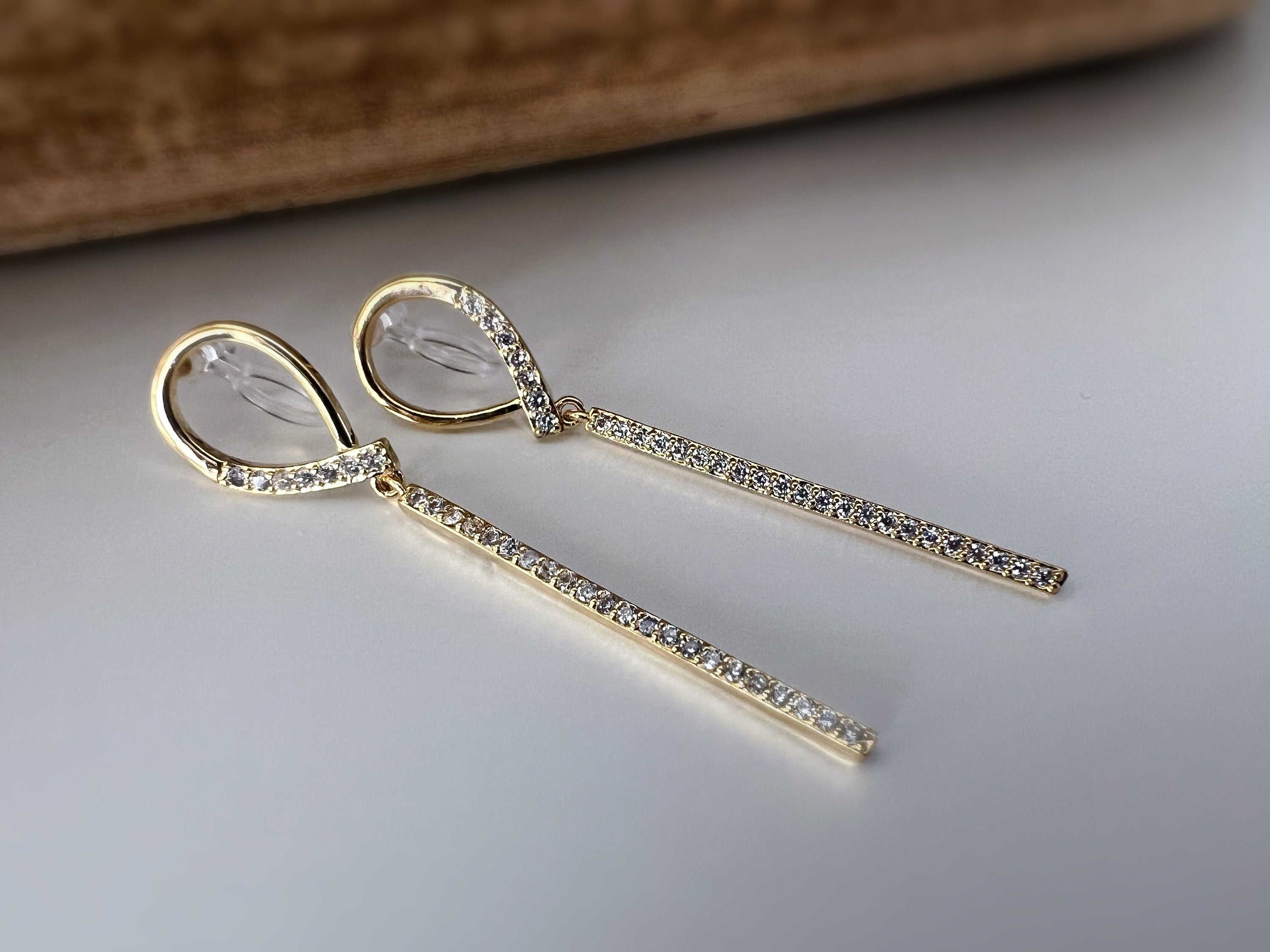 Long dangling ear clips lanyard Mini Zircon Bar, INVISIBLE Clip Earrings Gold Color. Daily jewelry.