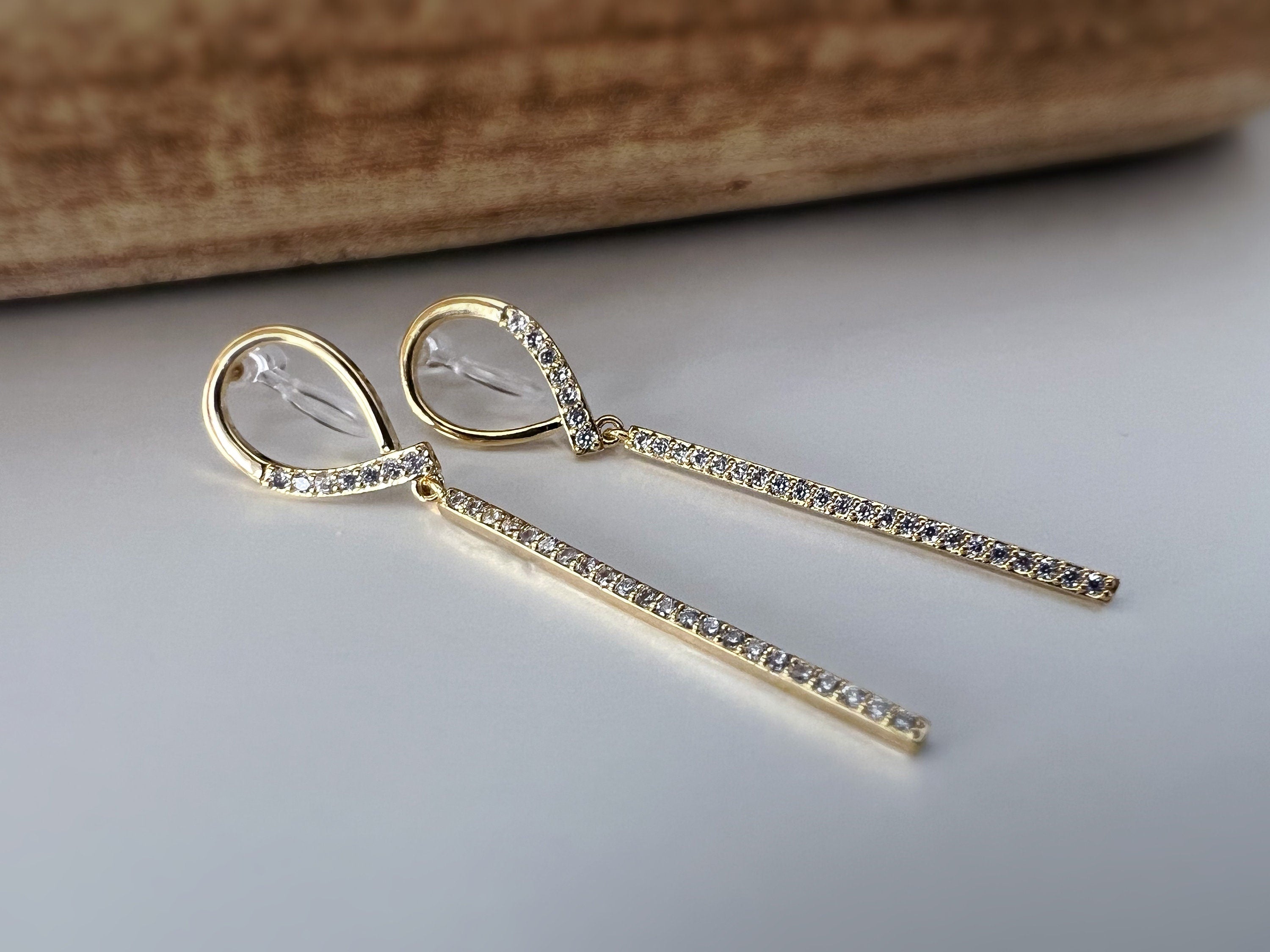 Long dangling ear clips lanyard Mini Zircon Bar, INVISIBLE Clip Earrings Gold Color. Daily jewelry.