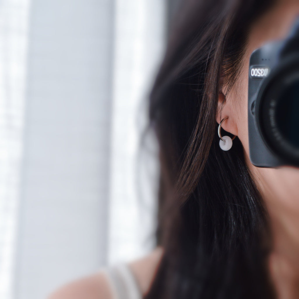 2 EN 1, Clips d'oreilles Anneaux Petit cercle de jade blanc. Créoles Clips 18mm Argent / Or. CLIPS confortable Oreilles non percées.