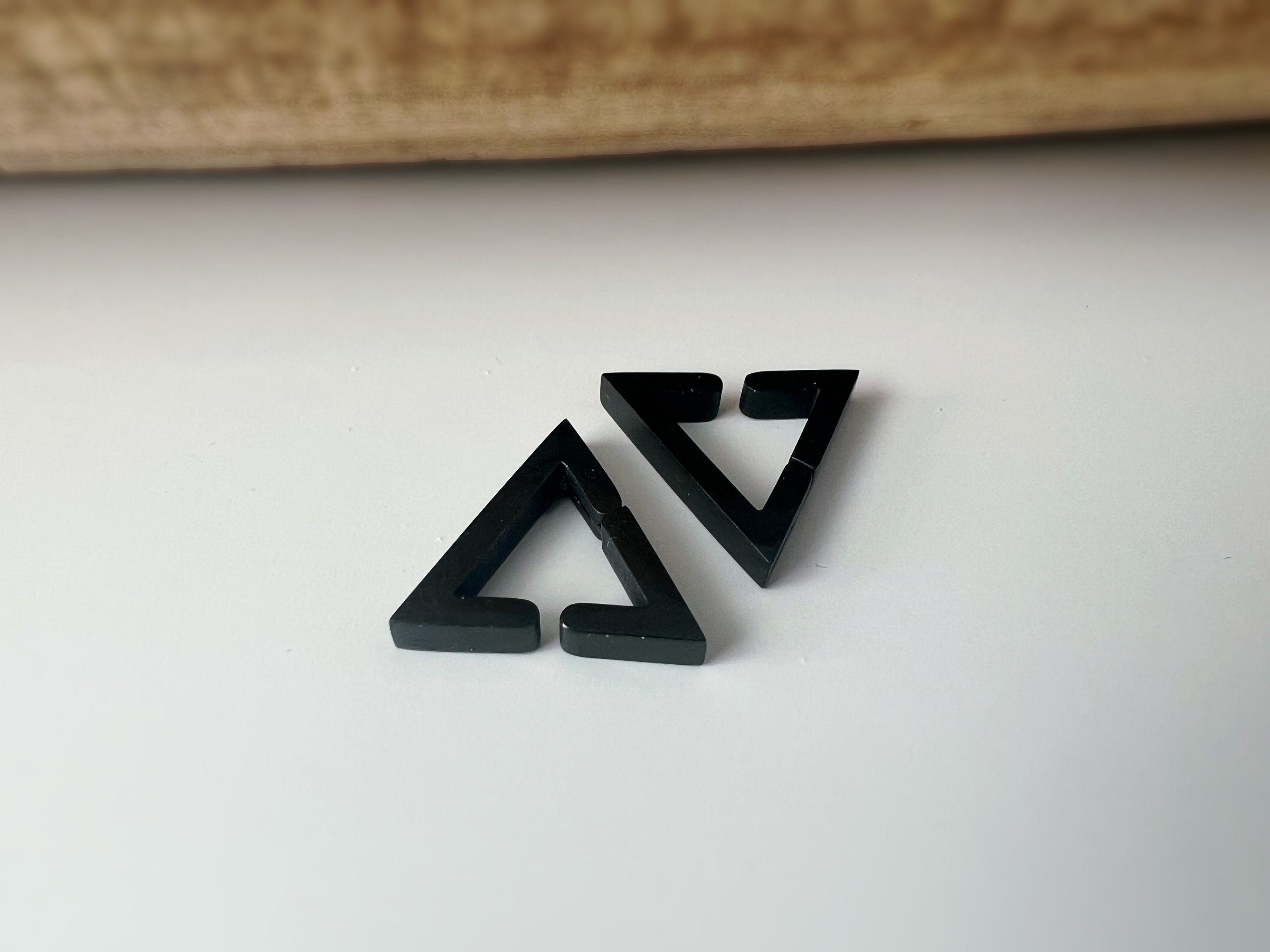 Boucles d'oreilles Rock CLIPS CLAMP anneaux Triangle Argent / Or/ Noir/ Bleu Clips pour Oreilles Non Percées Bijoux quotidiens hommes femmes