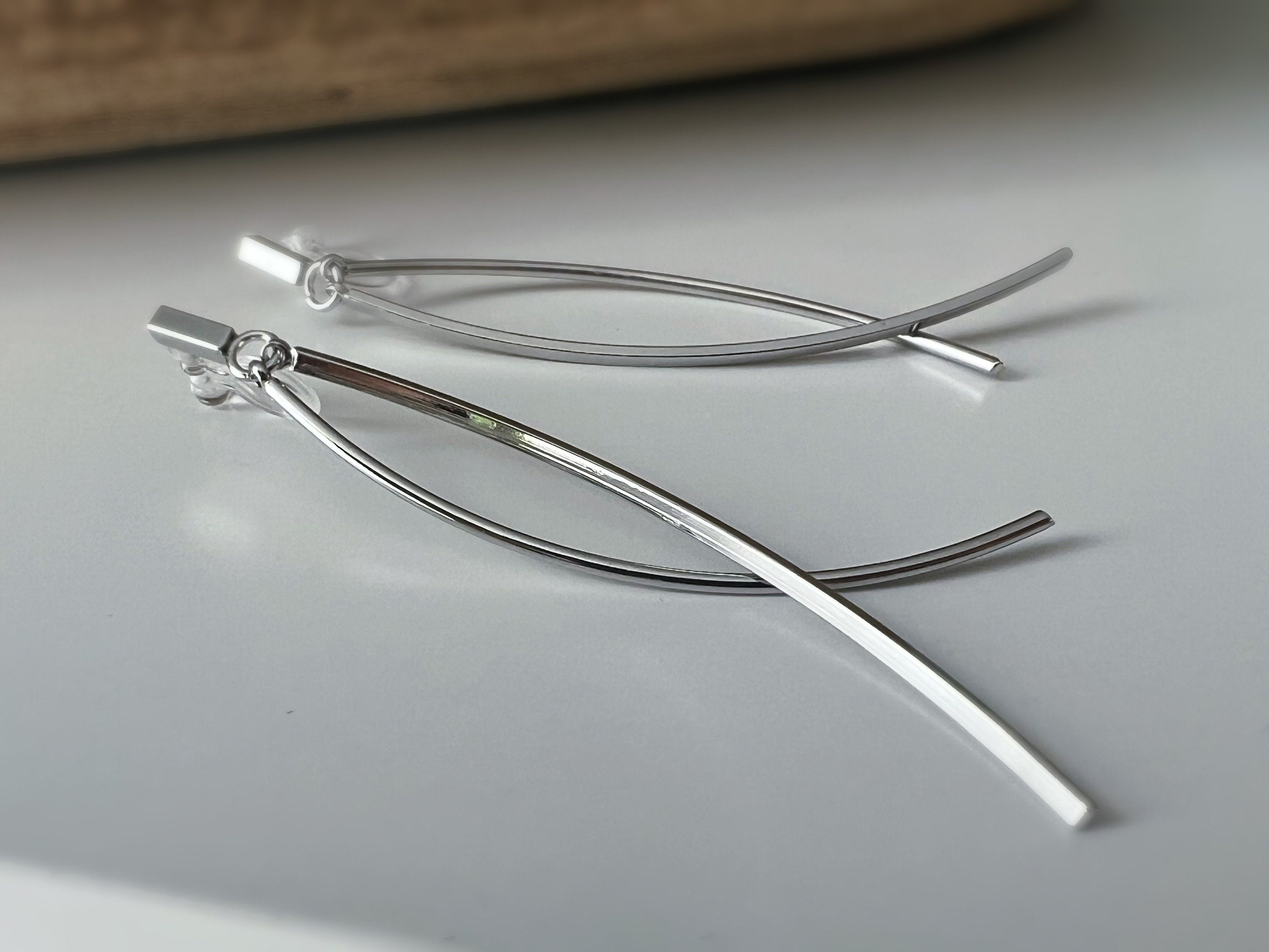 Longues Boucles d'oreilles Clips INVISIBLES Mini rectangle avec Double barre pendantes Or/Argent. Clips d'oreilles confortable prêt à offrir
