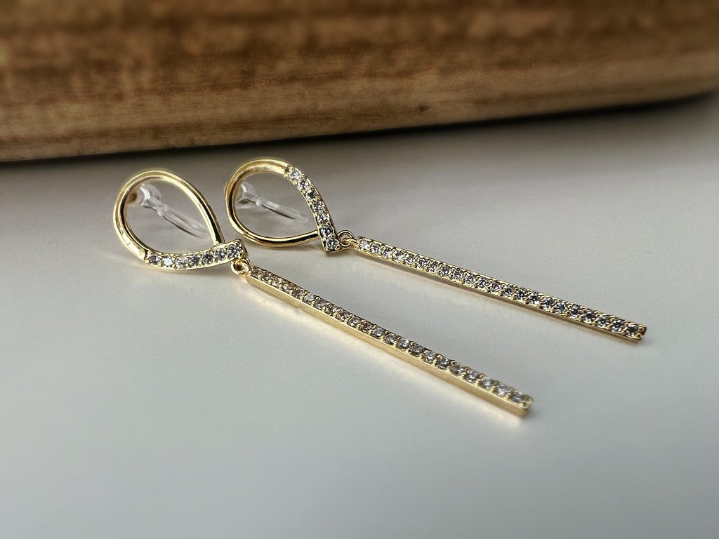 Long dangling ear clips lanyard Mini Zircon Bar, INVISIBLE Clip Earrings Gold Color. Daily jewelry.