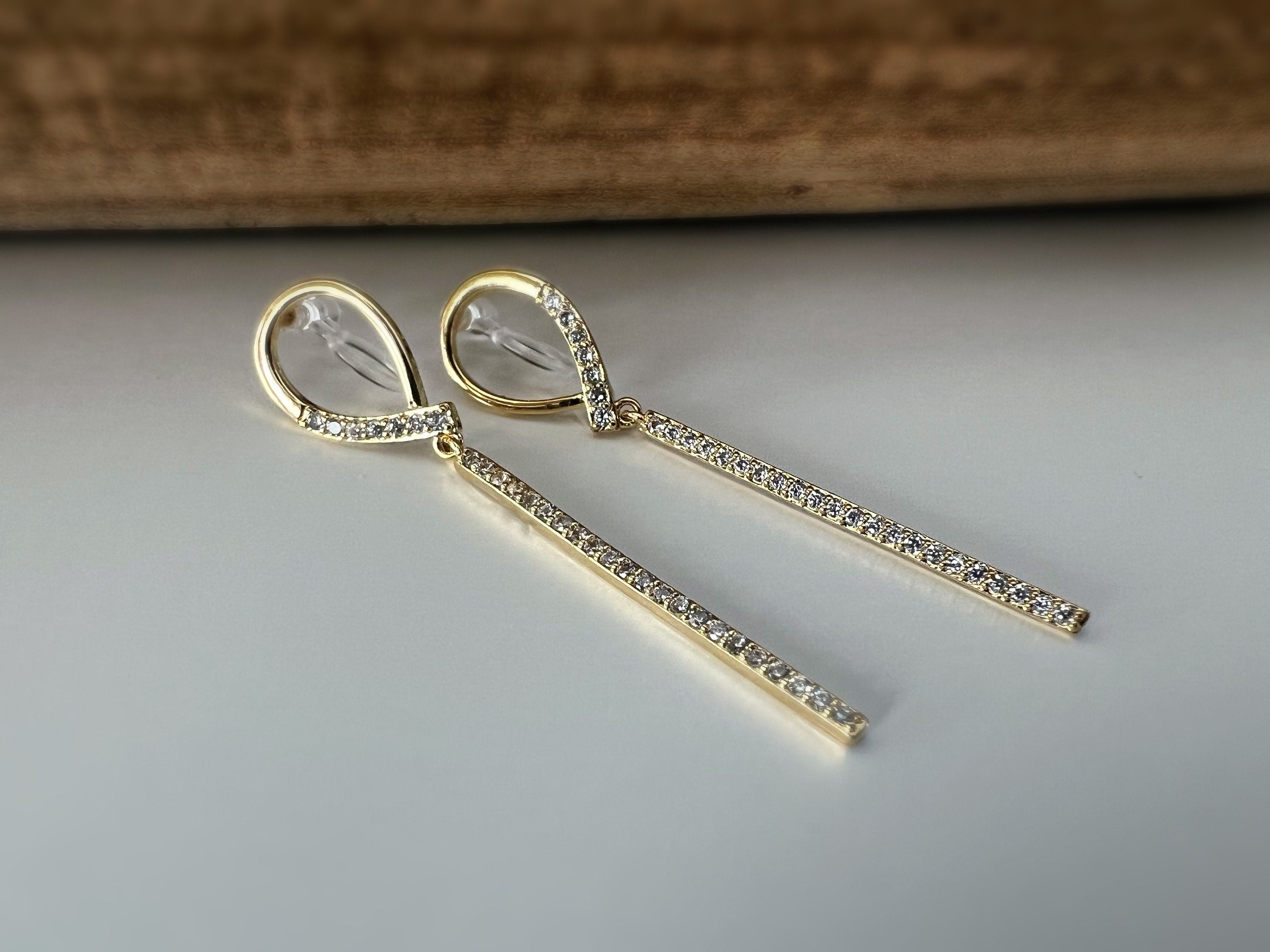 Long dangling ear clips lanyard Mini Zircon Bar, INVISIBLE Clip Earrings Gold Color. Daily jewelry.