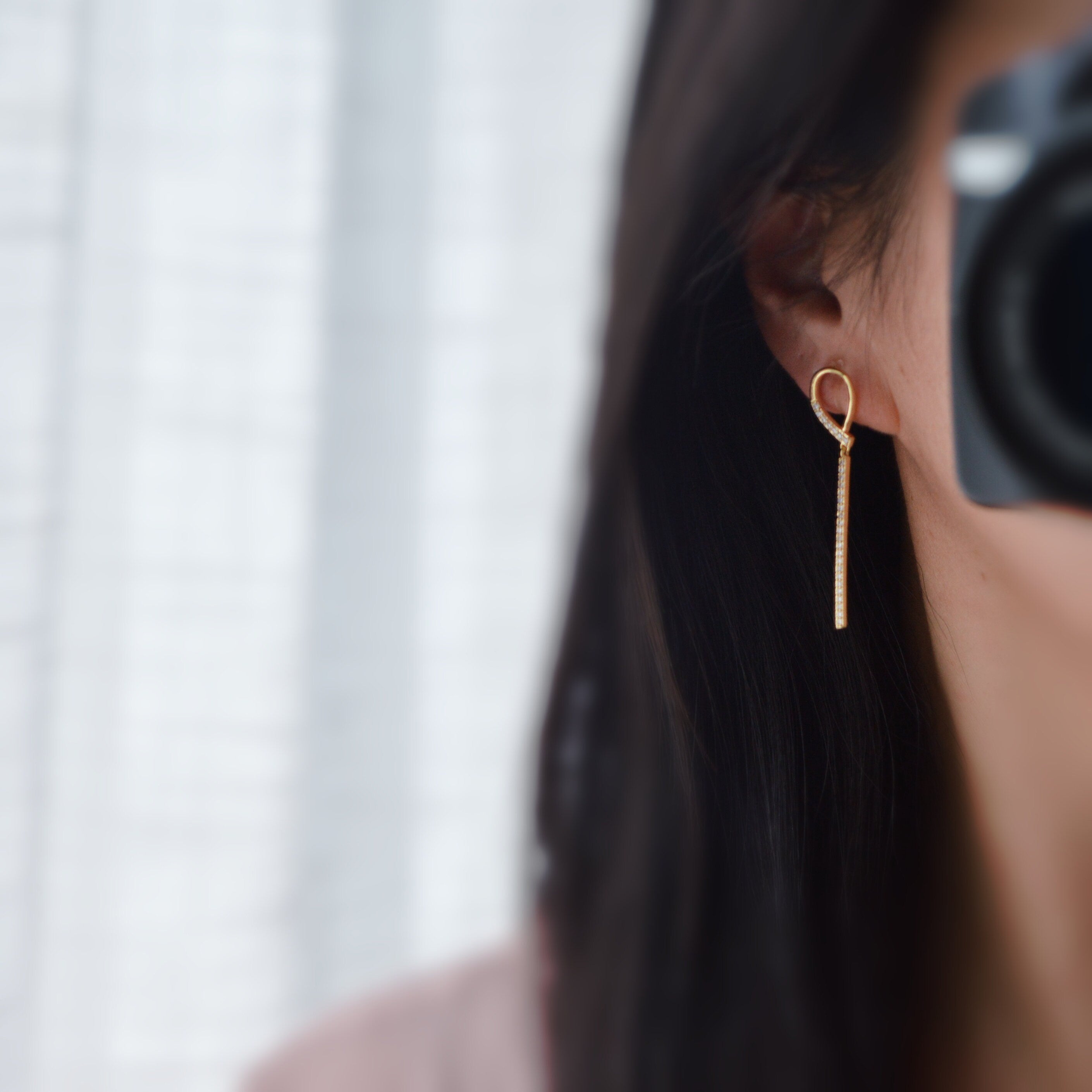 Long dangling ear clips lanyard Mini Zircon Bar, INVISIBLE Clip Earrings Gold Color. Daily jewelry.