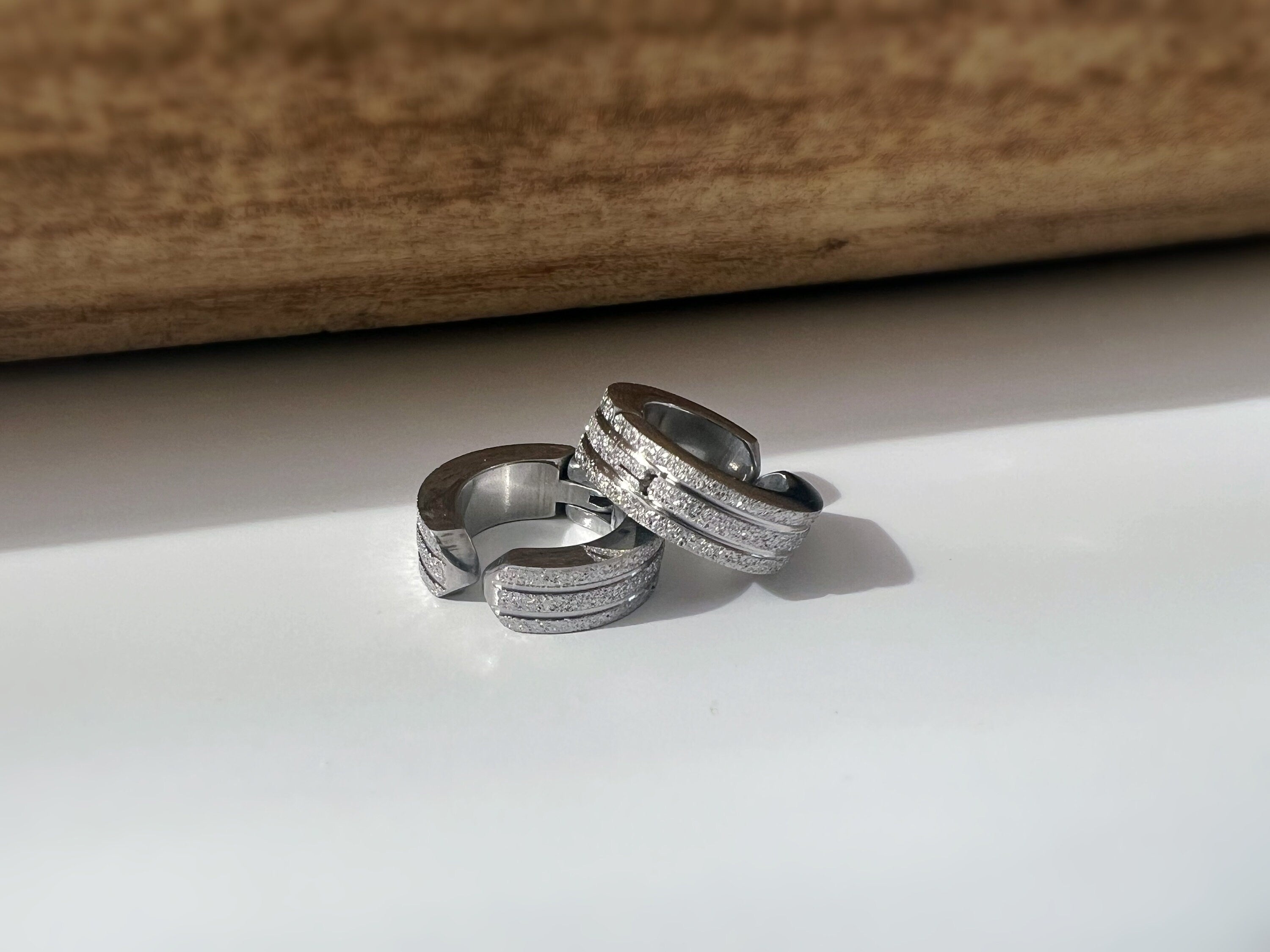 Rock CLIPS CLAMP earrings frosted silver / frosted black rings. Unpierced Ears. Daily Jewelry Men Women