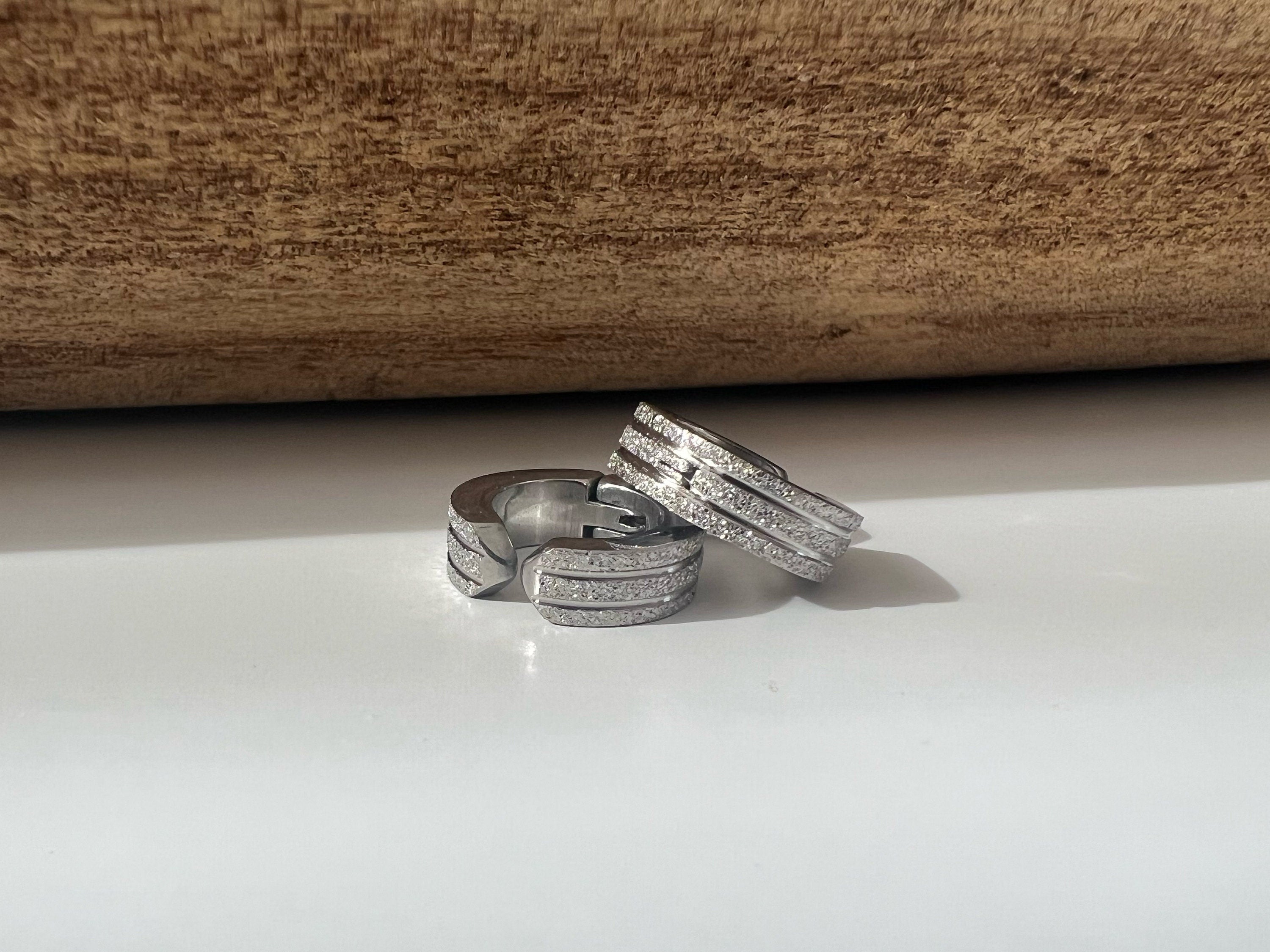 Rock CLIPS CLAMP earrings frosted silver / frosted black rings. Unpierced Ears. Daily Jewelry Men Women