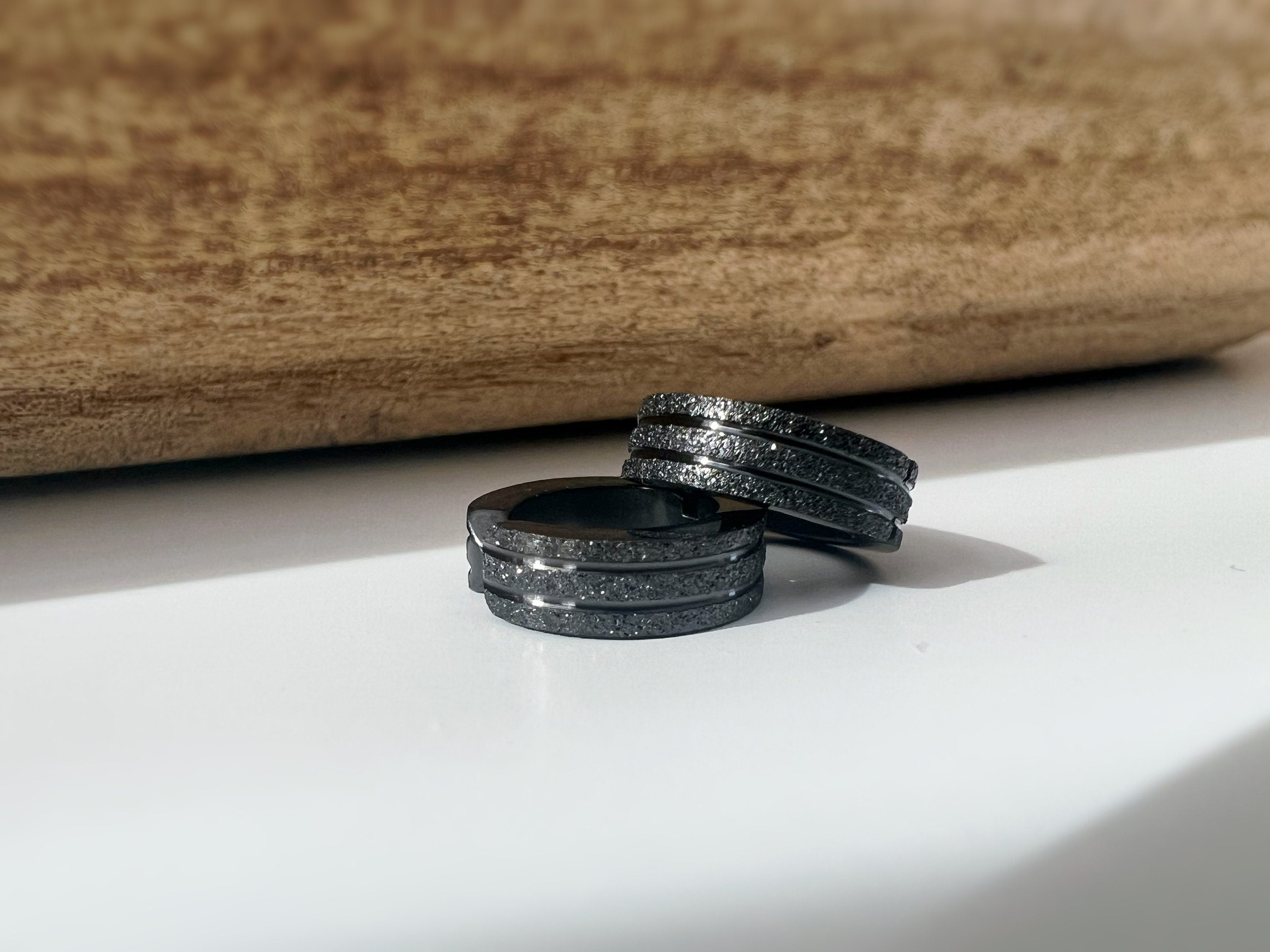 Rock CLIPS CLAMP earrings frosted silver / frosted black rings. Unpierced Ears. Daily Jewelry Men Women