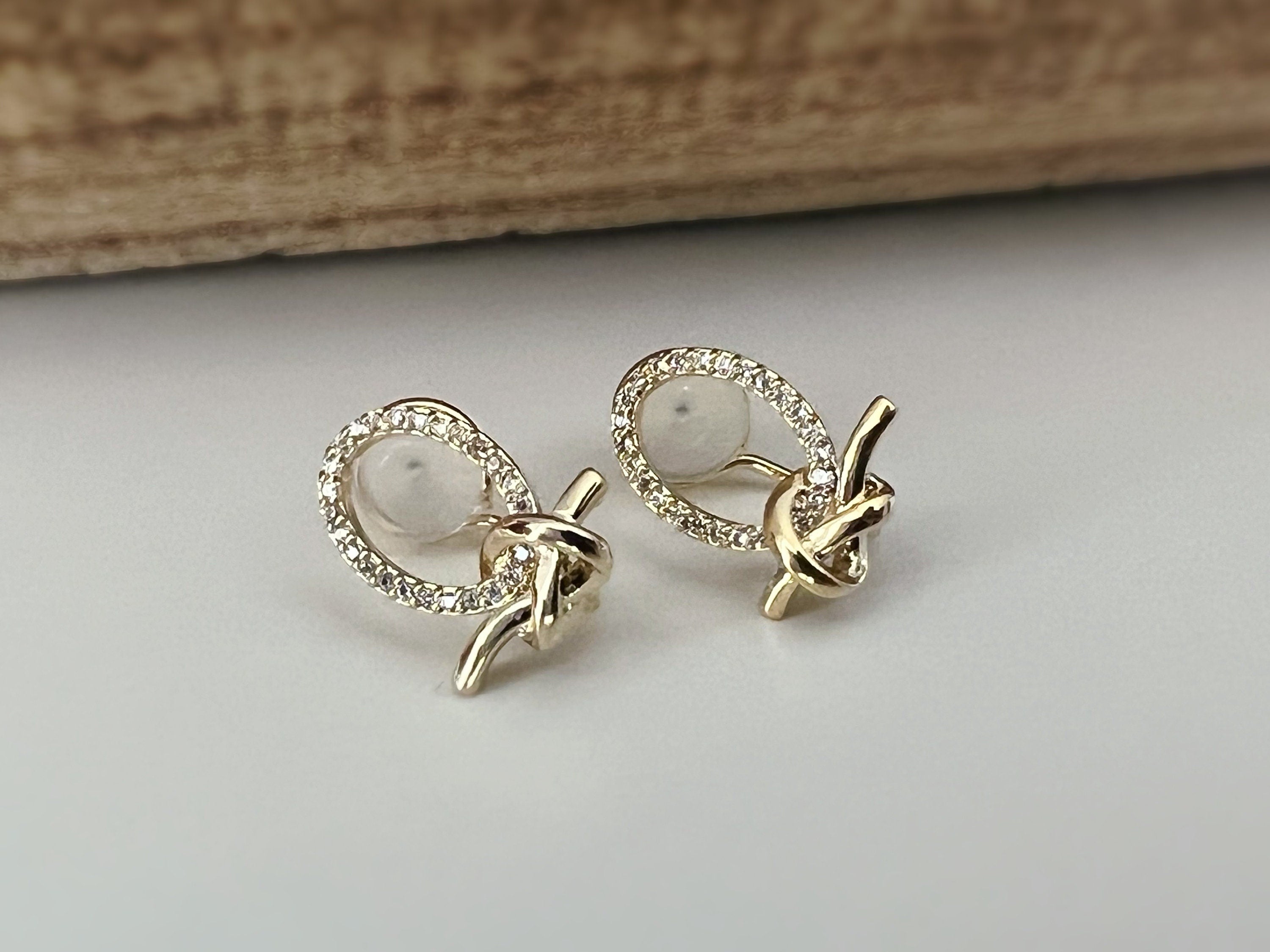 SANS DOULEUR ! Boucles d'oreilles CLIPS U nœud plaqué d'Or Ovale mini zircon. Clips d'oreilles confortable Boucles Délicates