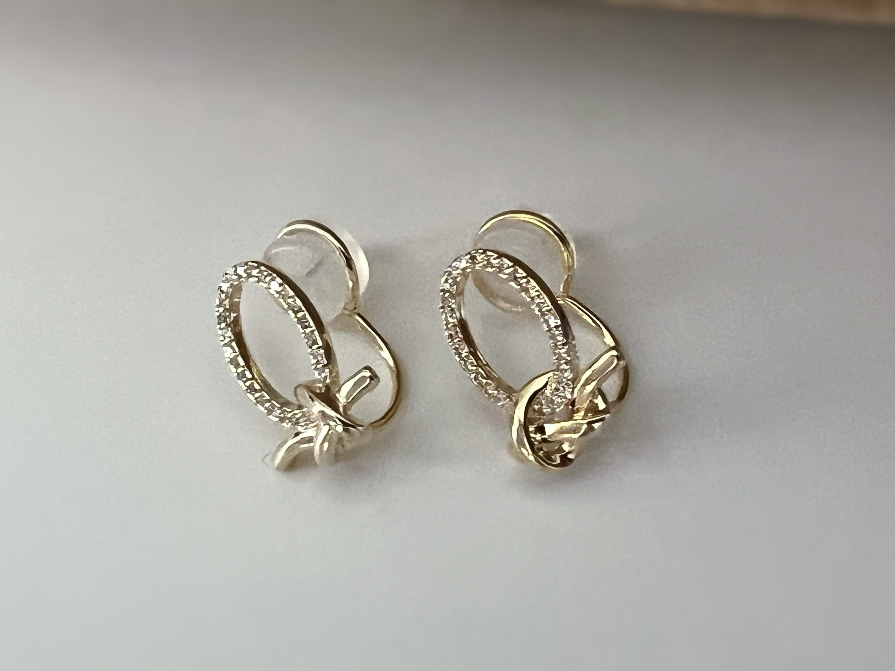 SANS DOULEUR ! Boucles d'oreilles CLIPS U nœud plaqué d'Or Ovale mini zircon. Clips d'oreilles confortable Boucles Délicates