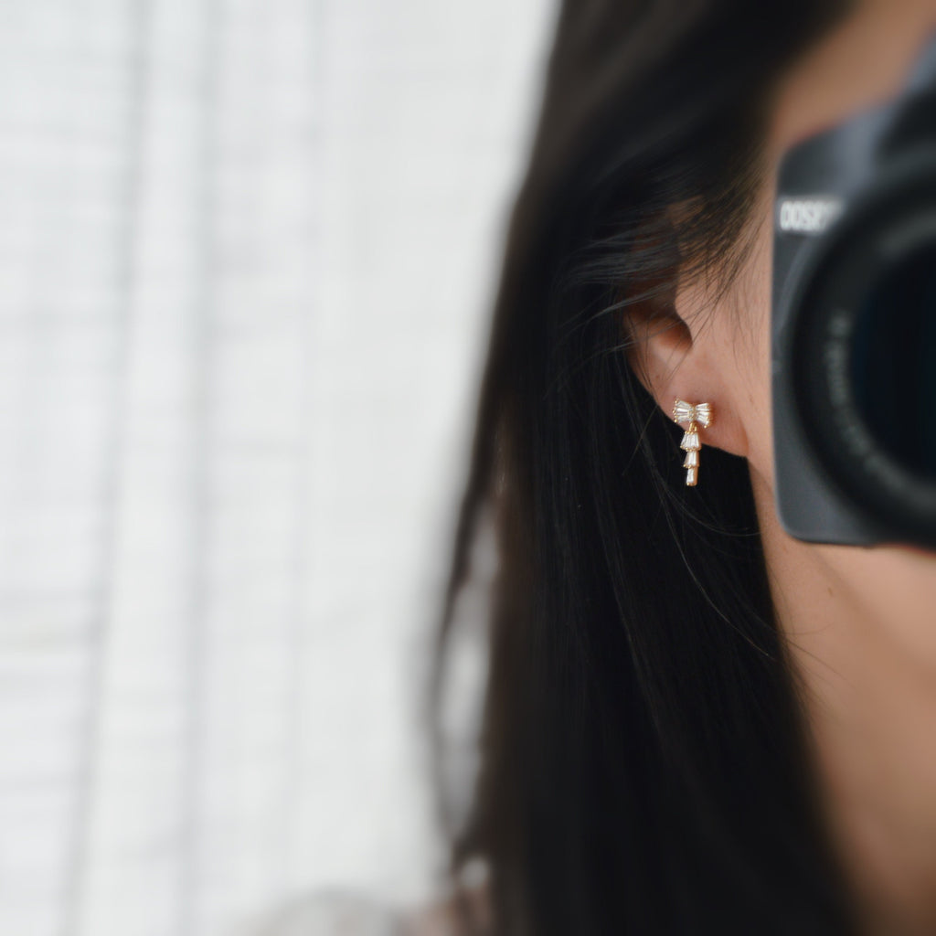 CLIPS d'oreilles invisibles pendants, Noeud de papillon zircon. Boucles d'oreilles délicat minimaliste, prêt à offrir