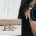 CLIPS d'oreilles invisibles pendants, Noeud de papillon zircon. Boucles d'oreilles délicat minimaliste, prêt à offrir