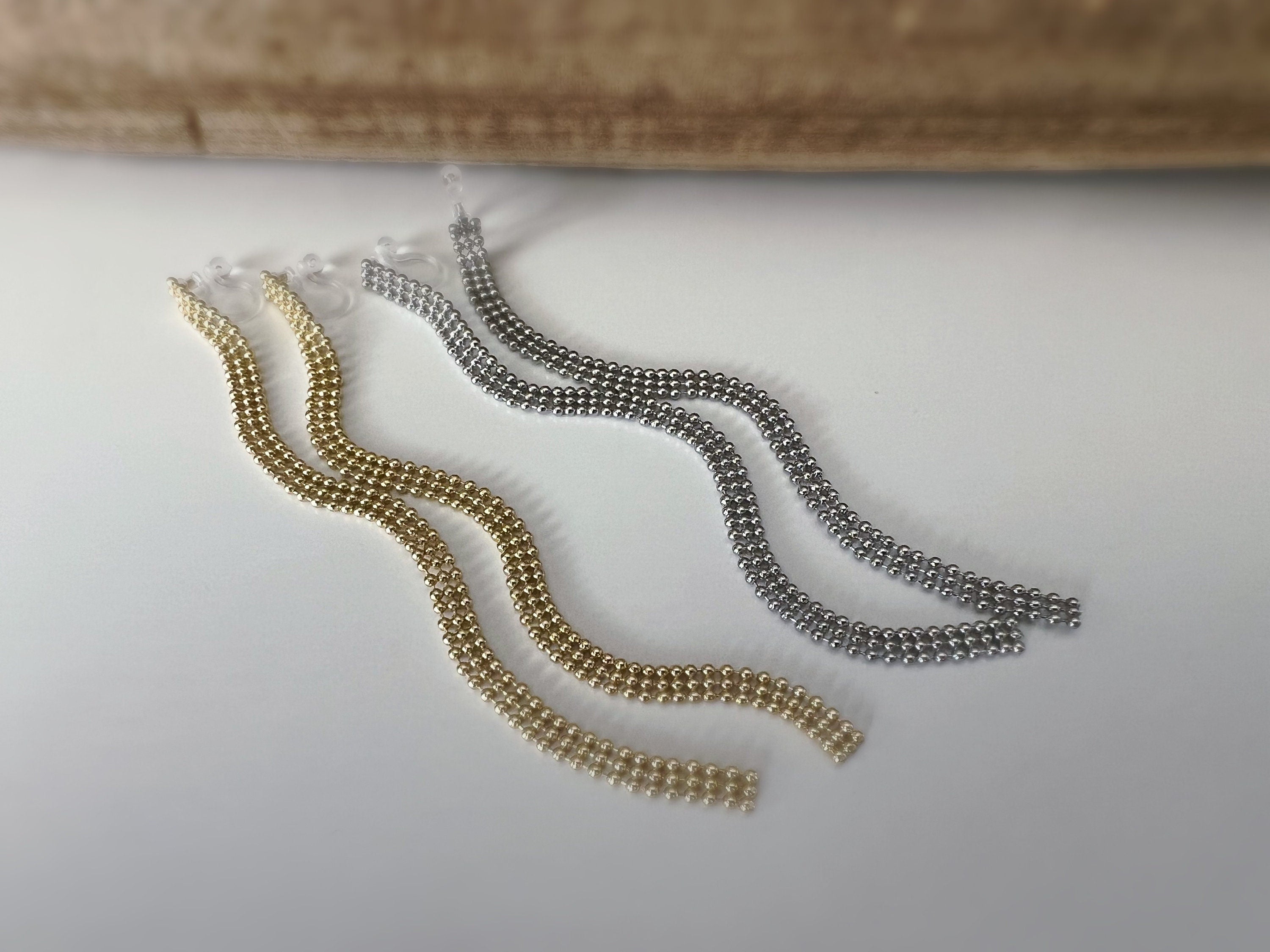 Super longues Boucles d'oreilles Clips INVISIBLES, Clips d'oreilles Chaîne Mini perles Argent / Or. Bijoux Minimaliste.