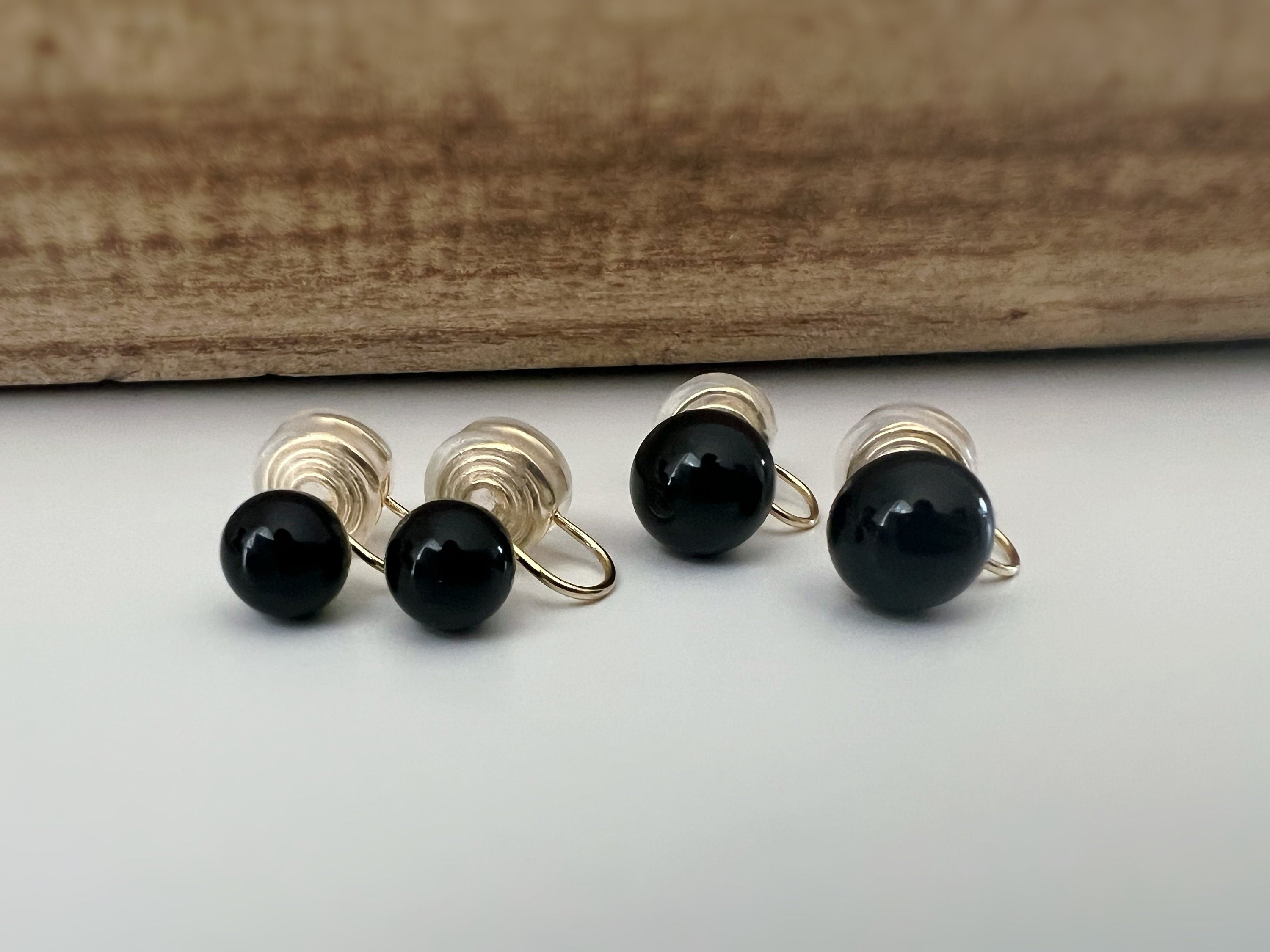 SANS DOULEUR ! Boucles d'oreilles CLIPS U spirale Perle Noir 8mm/ 10mm plaqué d'Or. Clips d'oreilles confortable.