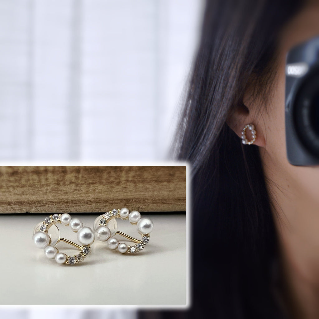 PAINLESS ! CLIPS U earrings gold plated Oval mini white pearls and zircon. Comfortable Delicate Ear Clips