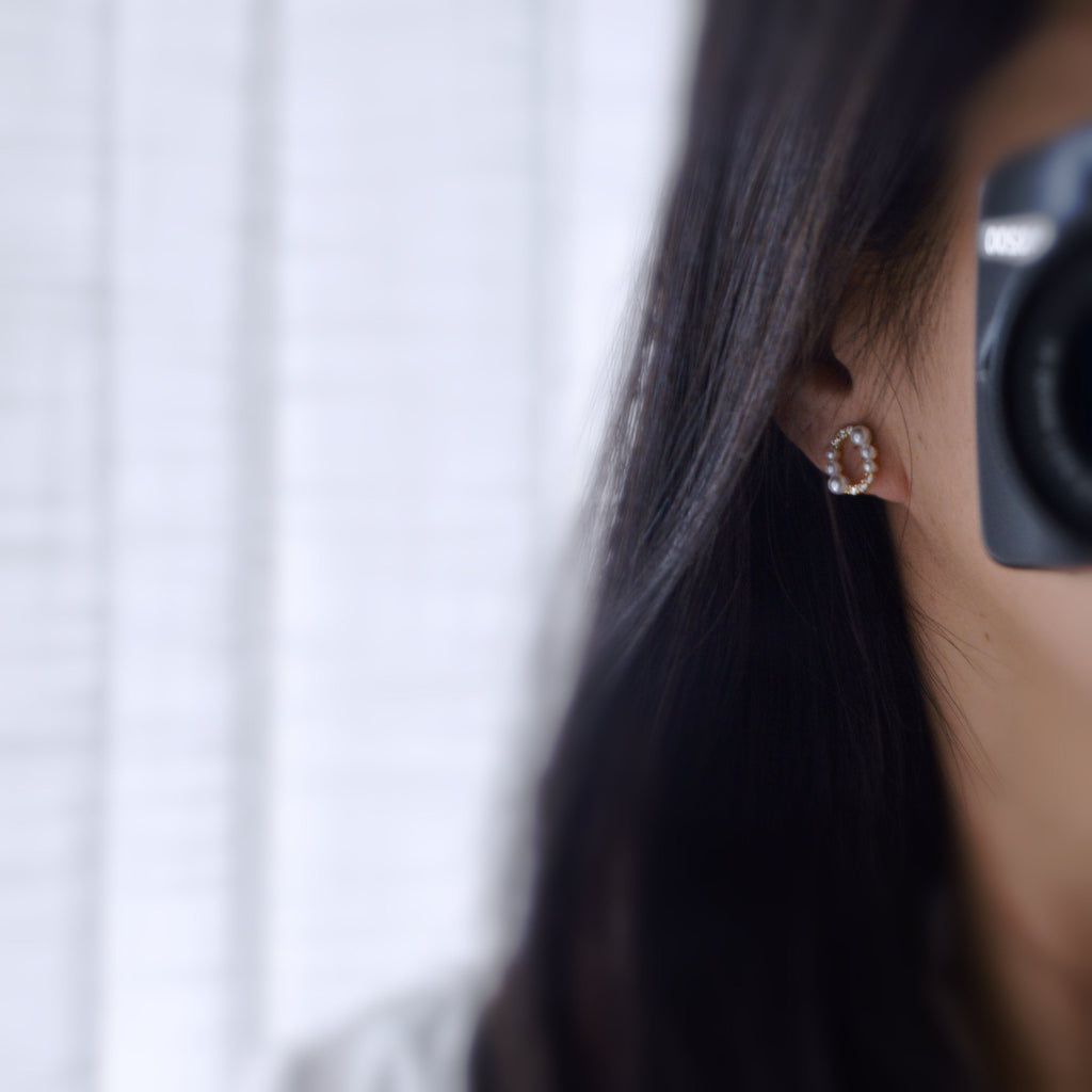 PAINLESS ! CLIPS U earrings gold plated Oval mini white pearls and zircon. Comfortable Delicate Ear Clips