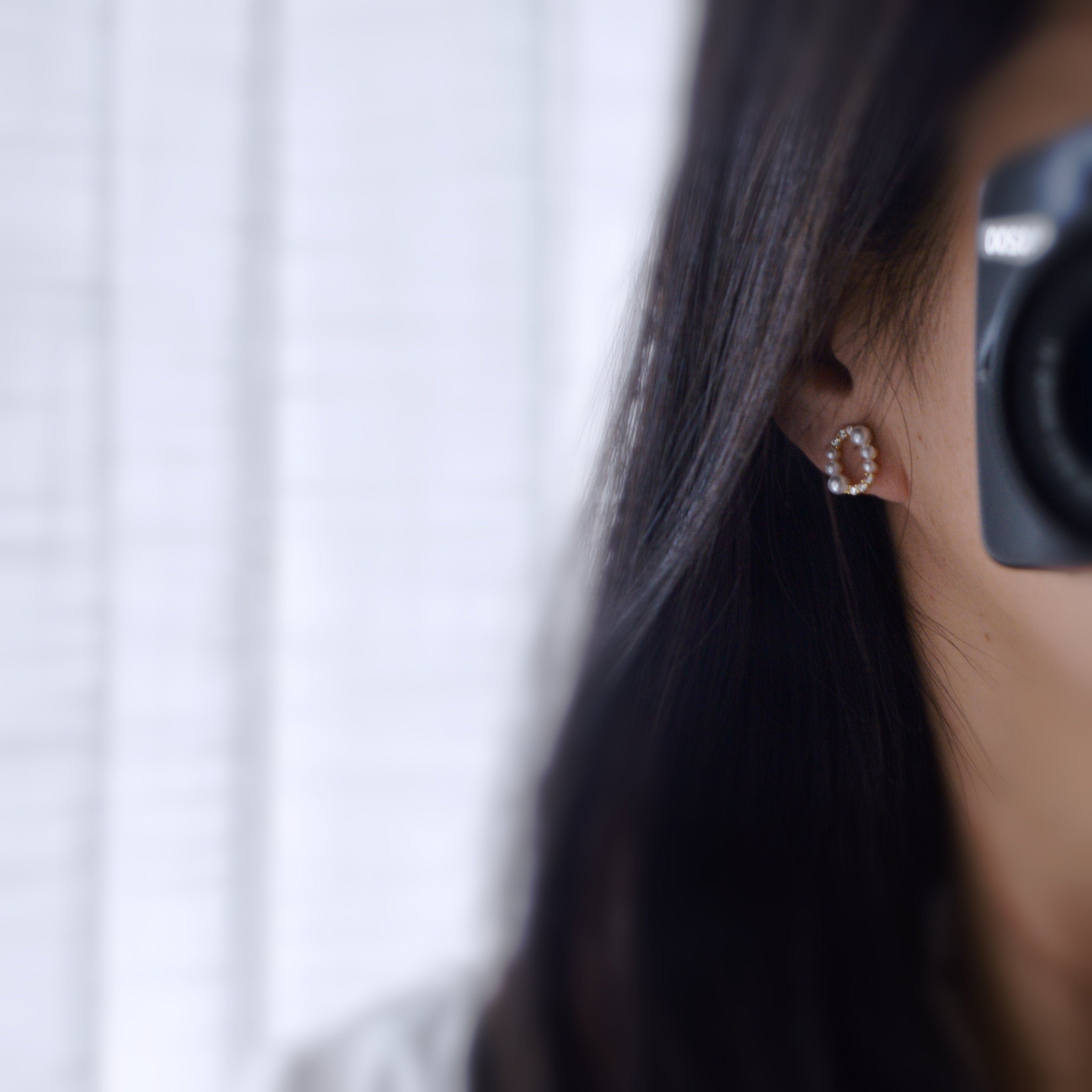 PAINLESS ! CLIPS U earrings gold plated Oval mini white pearls and zircon. Comfortable Delicate Ear Clips