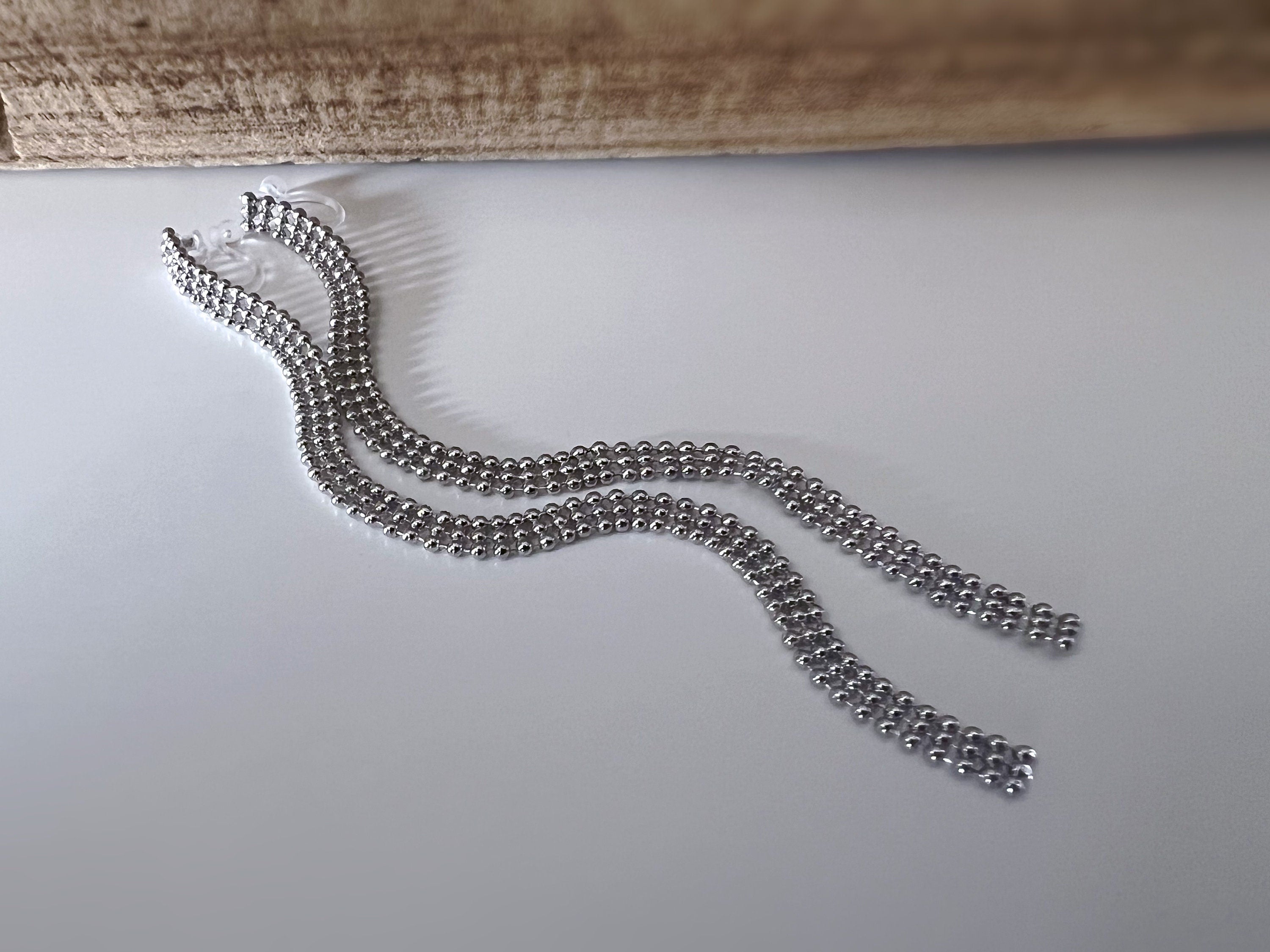 Super longues Boucles d'oreilles Clips INVISIBLES, Clips d'oreilles Chaîne Mini perles Argent / Or. Bijoux Minimaliste.