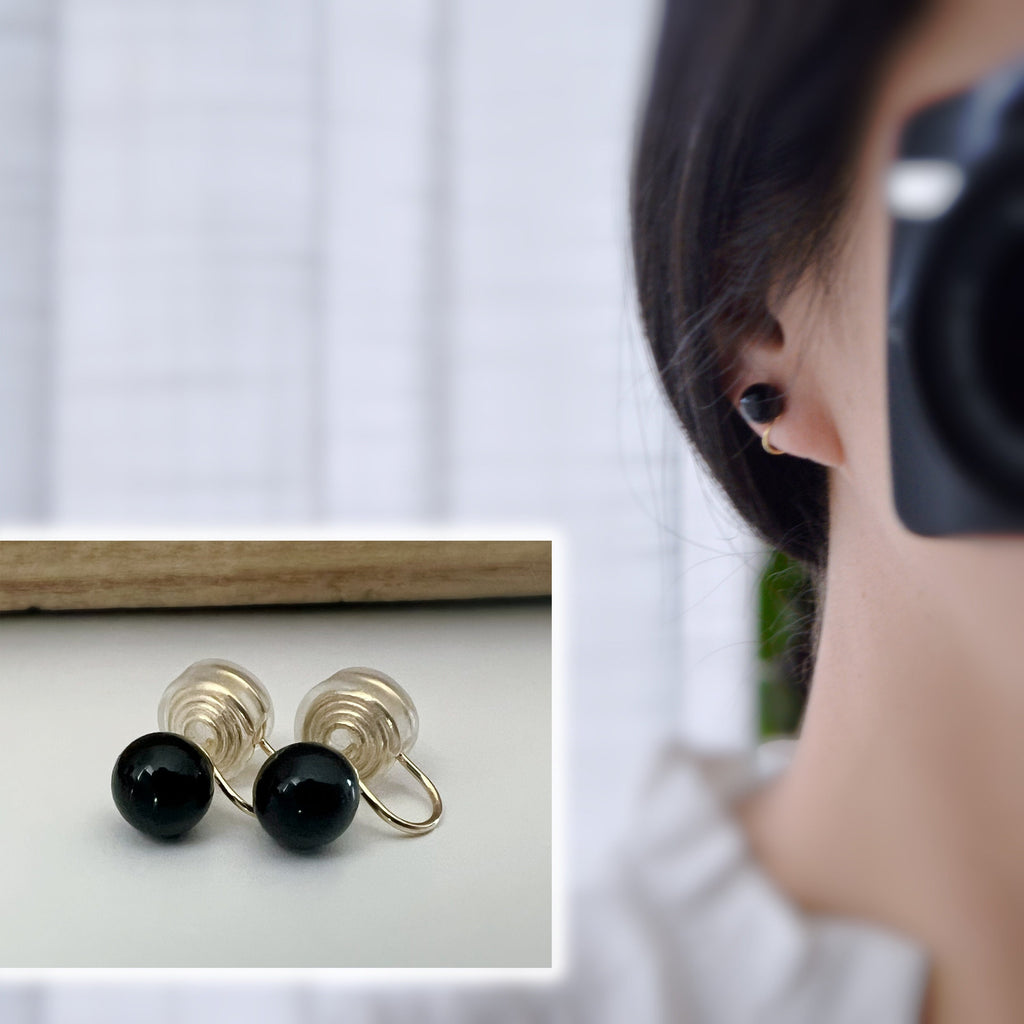 SANS DOULEUR ! Boucles d'oreilles CLIPS U spirale Perle Noir 8mm/ 10mm plaqué d'Or. Clips d'oreilles confortable.