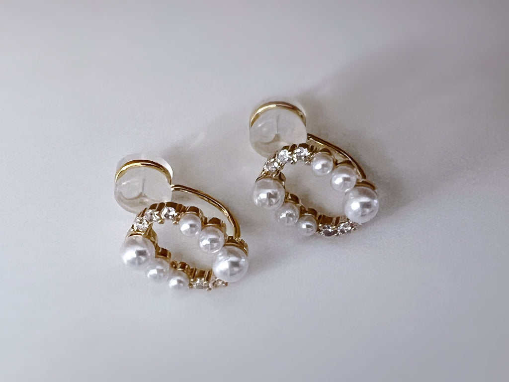 PAINLESS ! CLIPS U earrings gold plated Oval mini white pearls and zircon. Comfortable Delicate Ear Clips