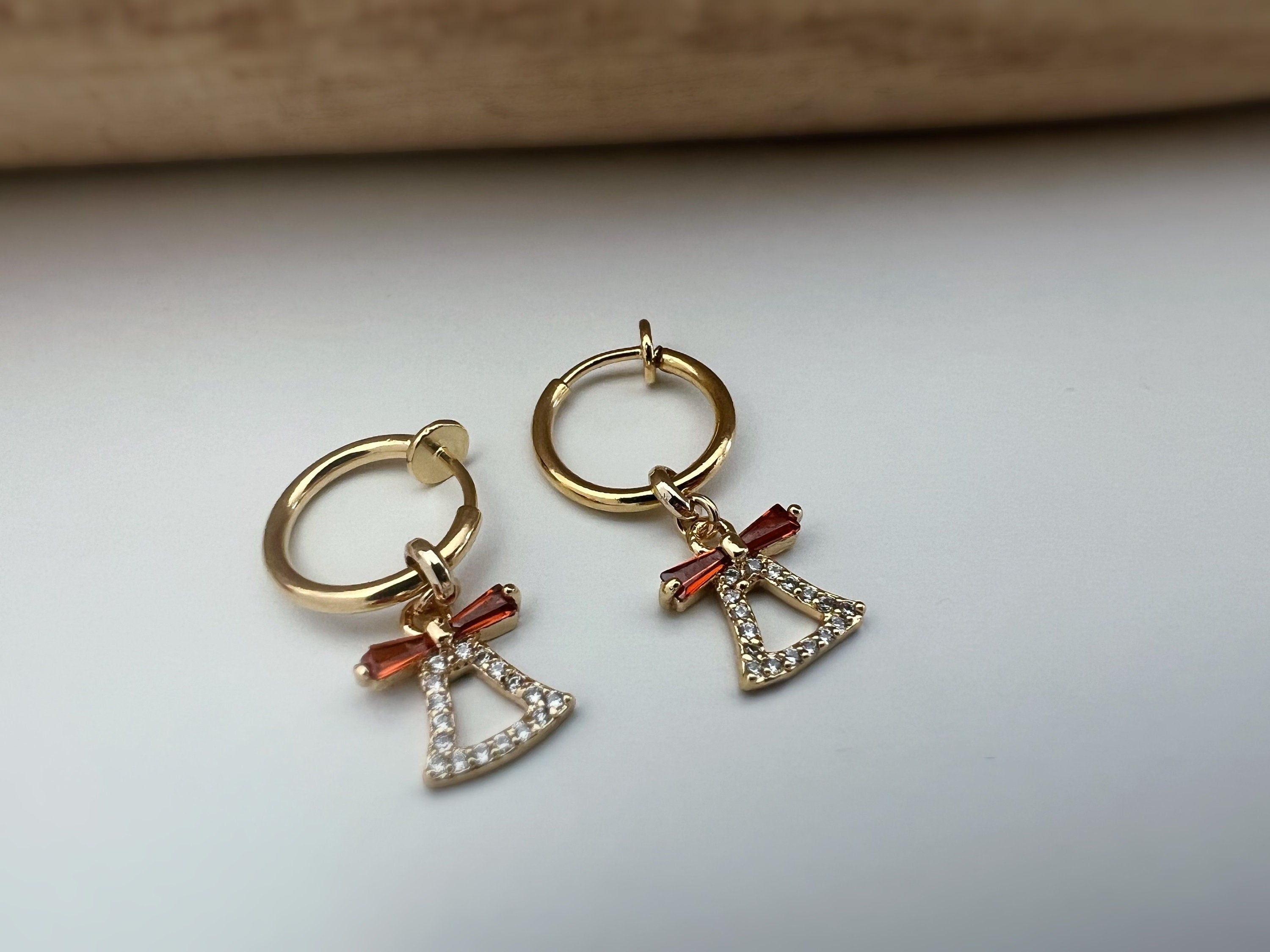Clips d'oreille 2-EN-1 CLIPS anneaux Créoles doré avec clochette zircon noeud de papillon rouge Bijoux quotidien Anneaux 1.3cm