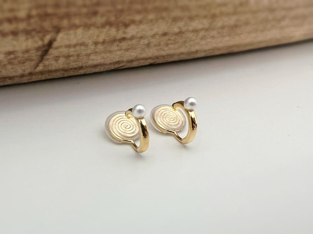 SANS DOULEUR ! Boucles d'oreilles CLIPS Petit cercle or avec mini perle blanche. Clips d'oreilles confortable Boucles Délicates