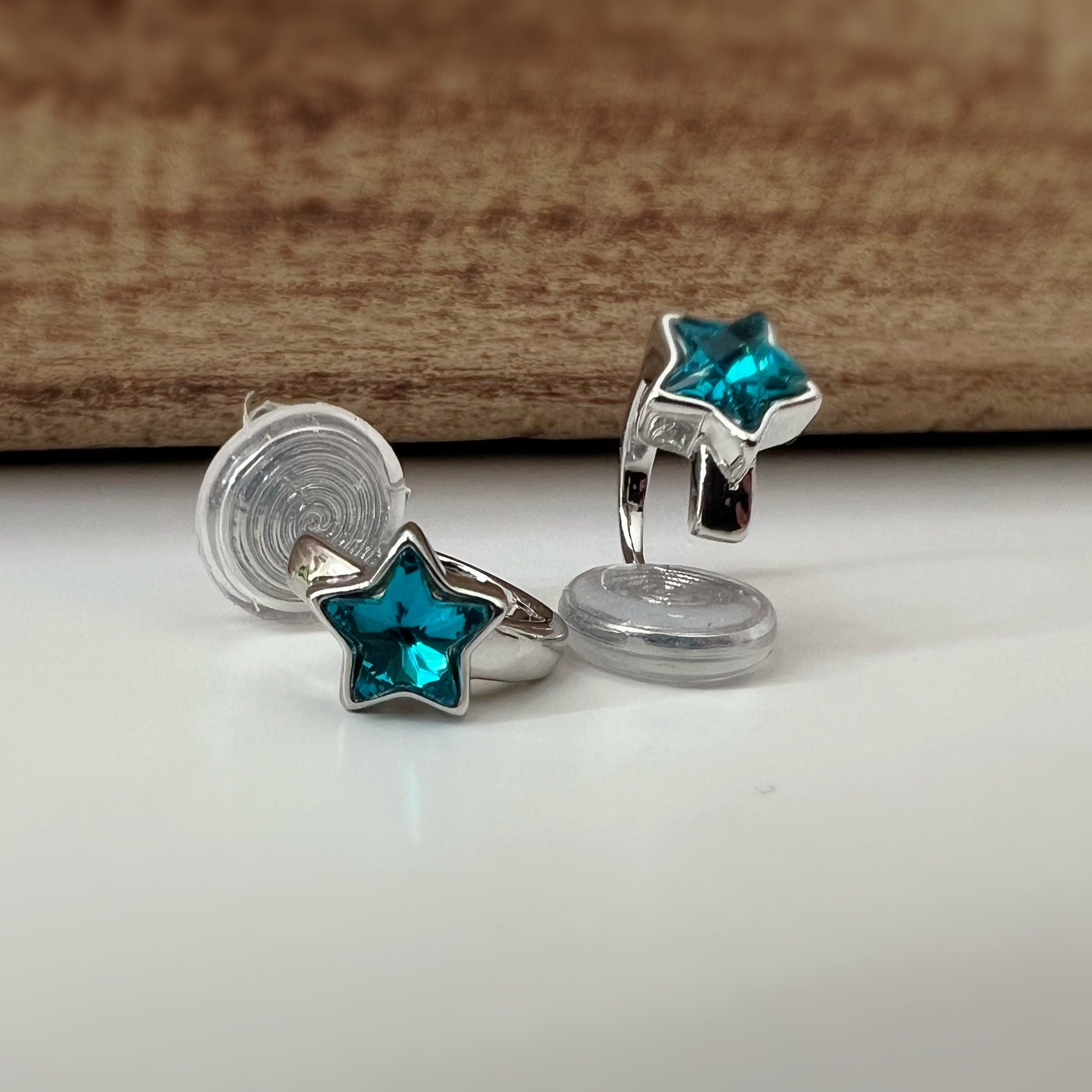 SANS DOULEUR ! Boucles d'oreilles CLIPS Petit cercle argent avec petit étoile bleu. Clips d'oreilles confortable Boucles Délicates