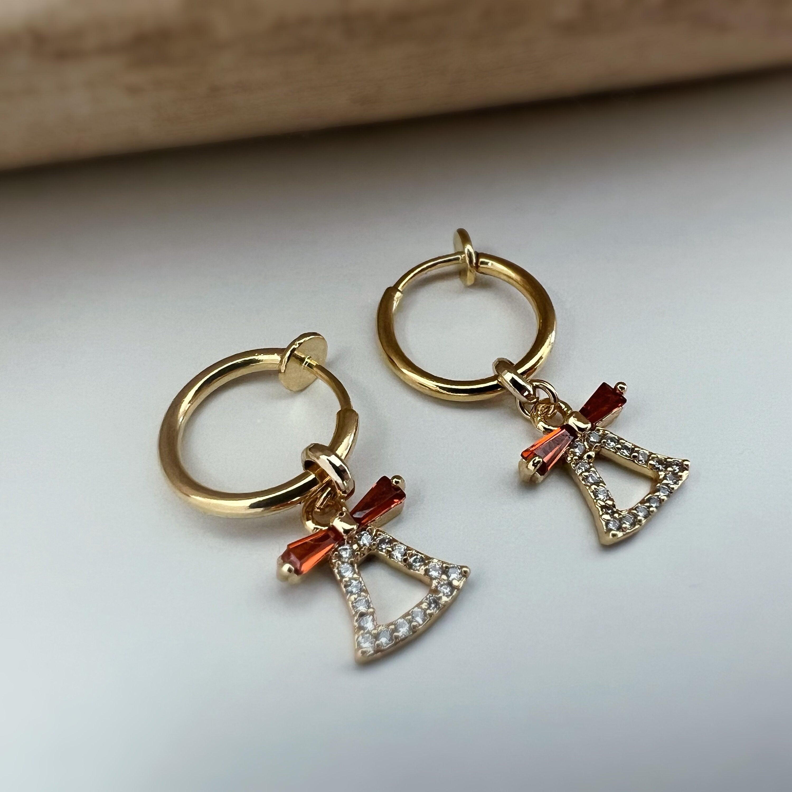 Clips d'oreille 2-EN-1 CLIPS anneaux Créoles doré avec clochette zircon noeud de papillon rouge Bijoux quotidien Anneaux 1.3cm