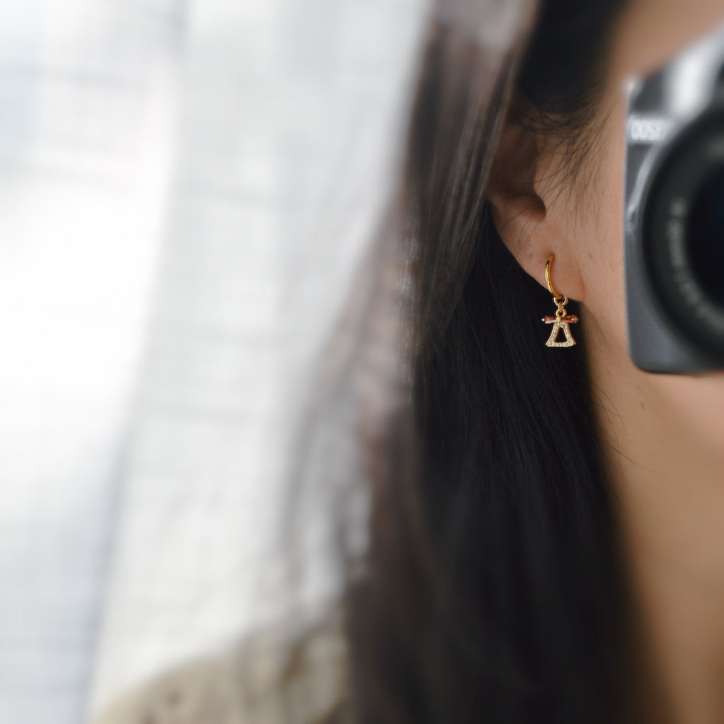 Clips d'oreille 2-EN-1 CLIPS anneaux Créoles doré avec clochette zircon noeud de papillon rouge Bijoux quotidien Anneaux 1.3cm