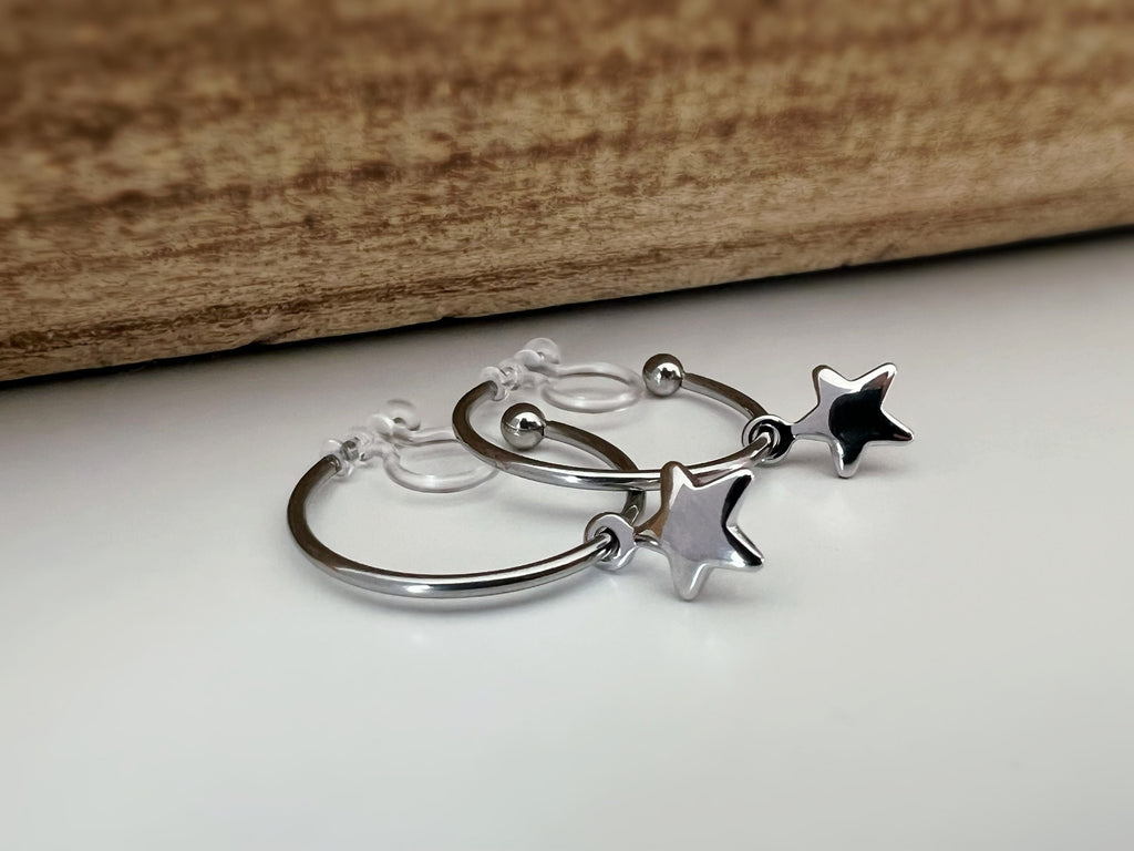 ÉTOILE Invisible Clip Earrings, Star Hoop Rings 25mm, CLIPS Creole silver color. Discreet Delicate. Comfortable.